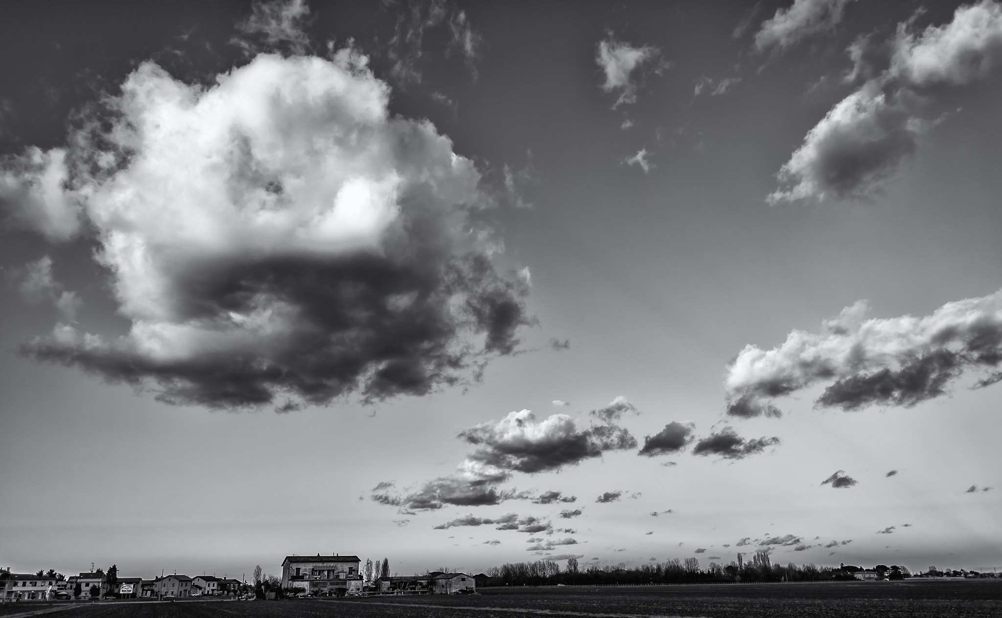 Nikon Df + Nikon AF Nikkor 24mm F2.8D sample photo. Cloudy evening ...today... photography