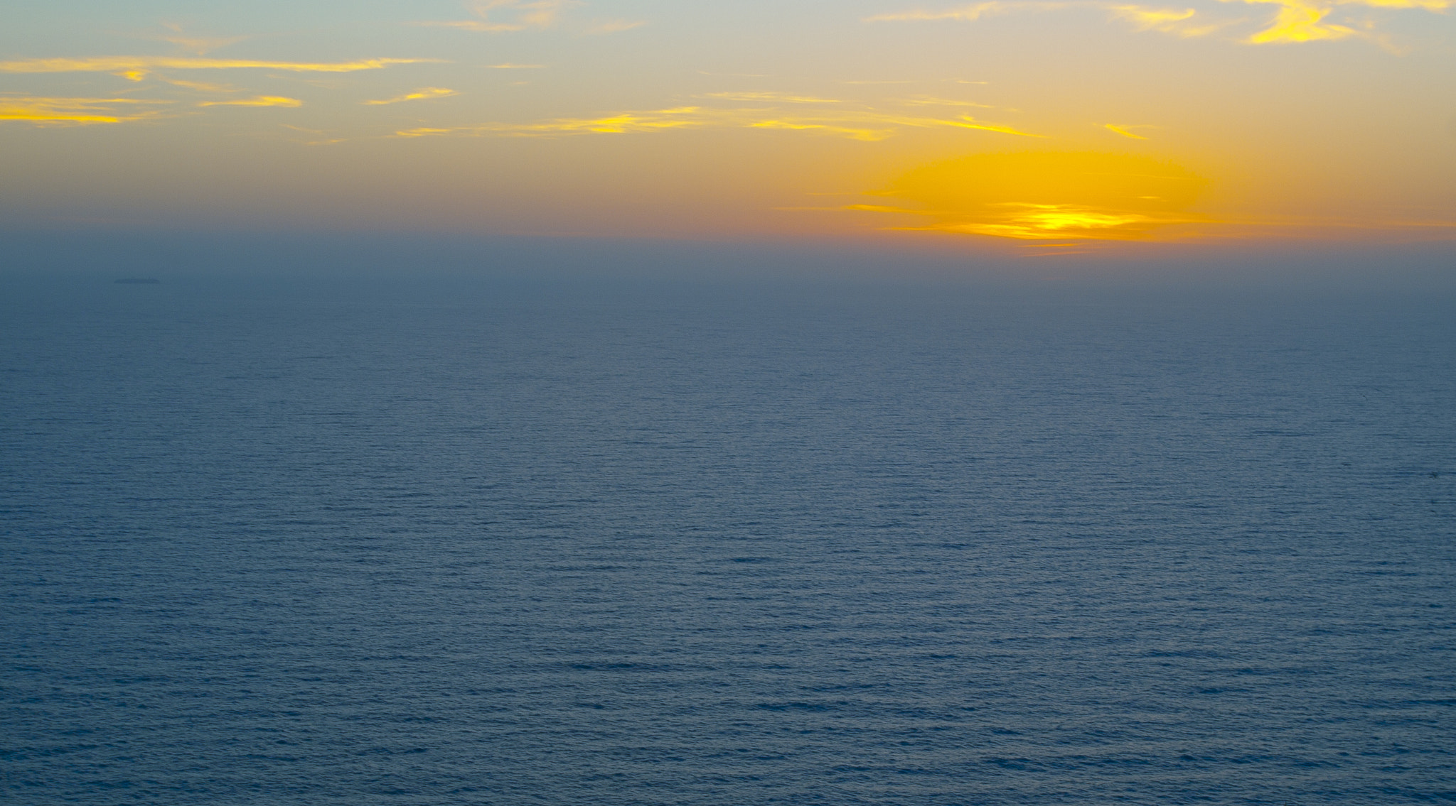 Olympus E-520 (EVOLT E-520) + SIGMA 18-50mm F2.8 DC sample photo. When the sun is going down photography