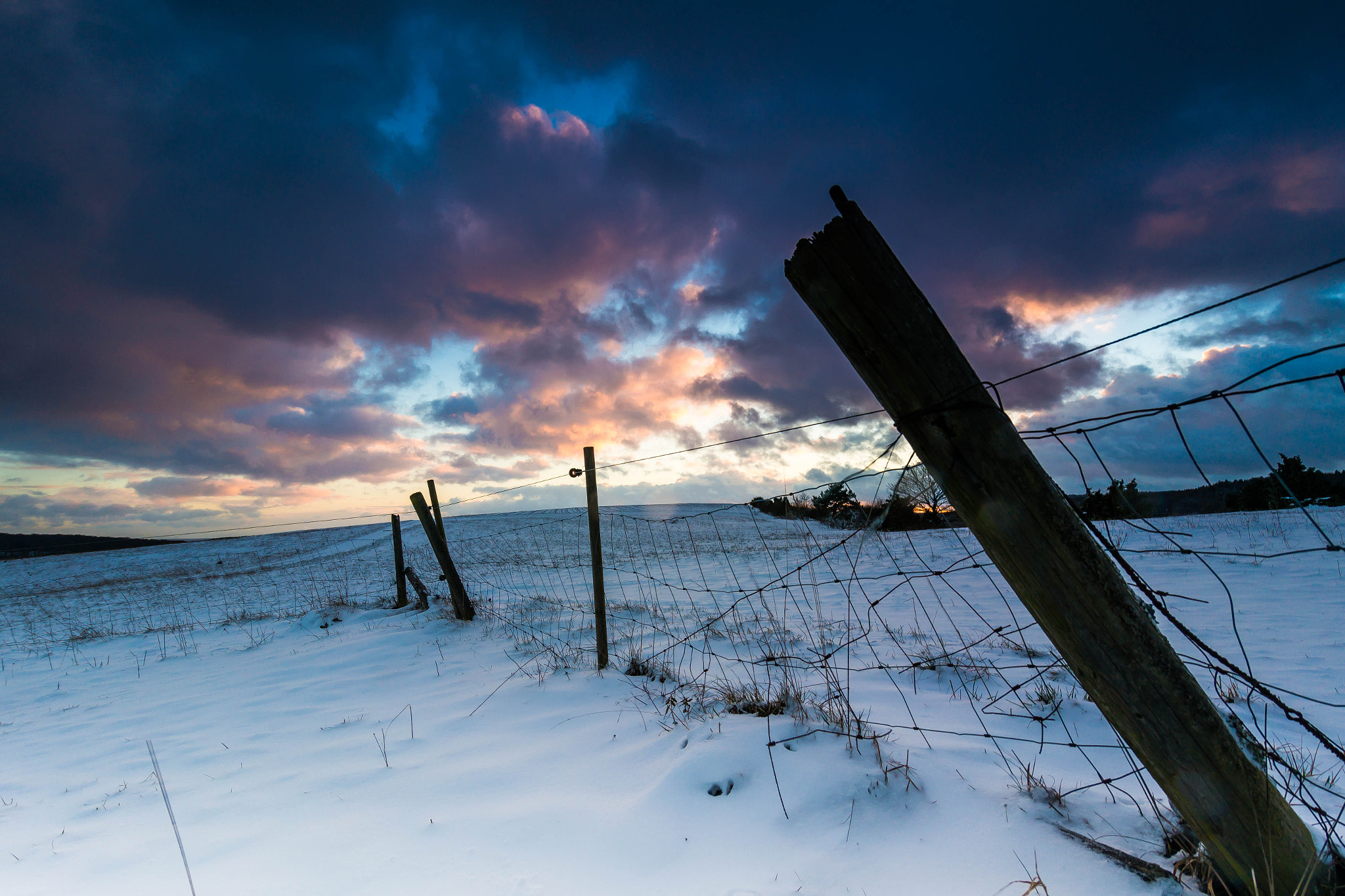 Samsung NX300M + Samsung NX 12-24mm F4-5.6 ED sample photo. Beautiful winter scenery photography