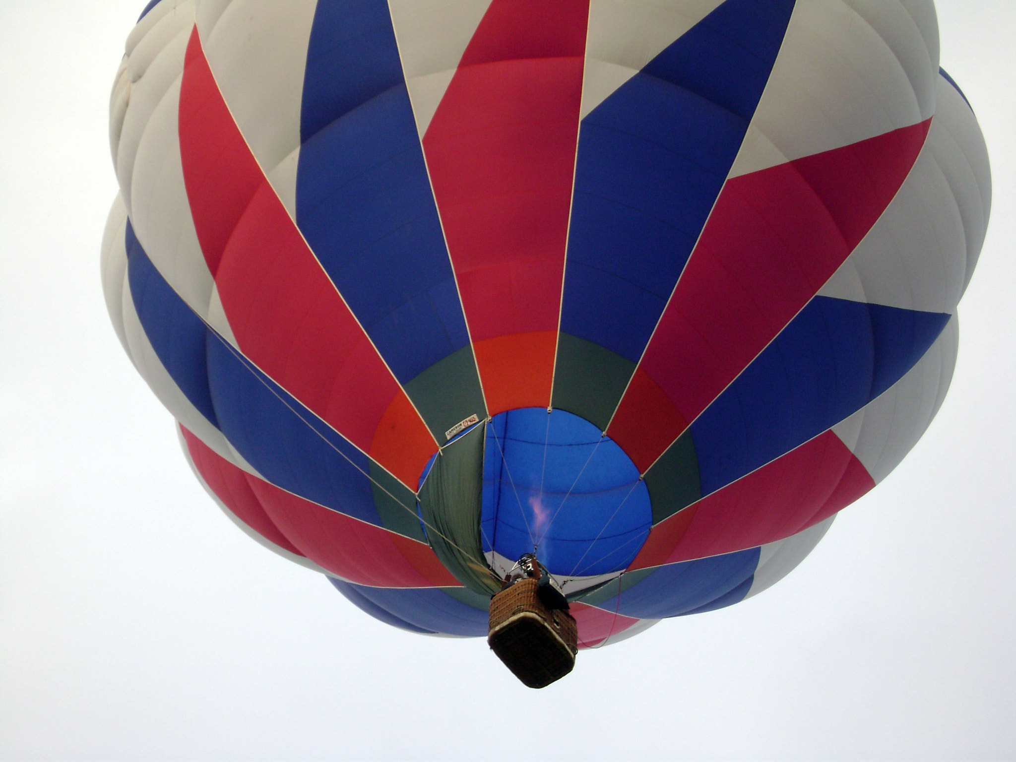 Sony DSC-S700 sample photo. Montgolfière photography