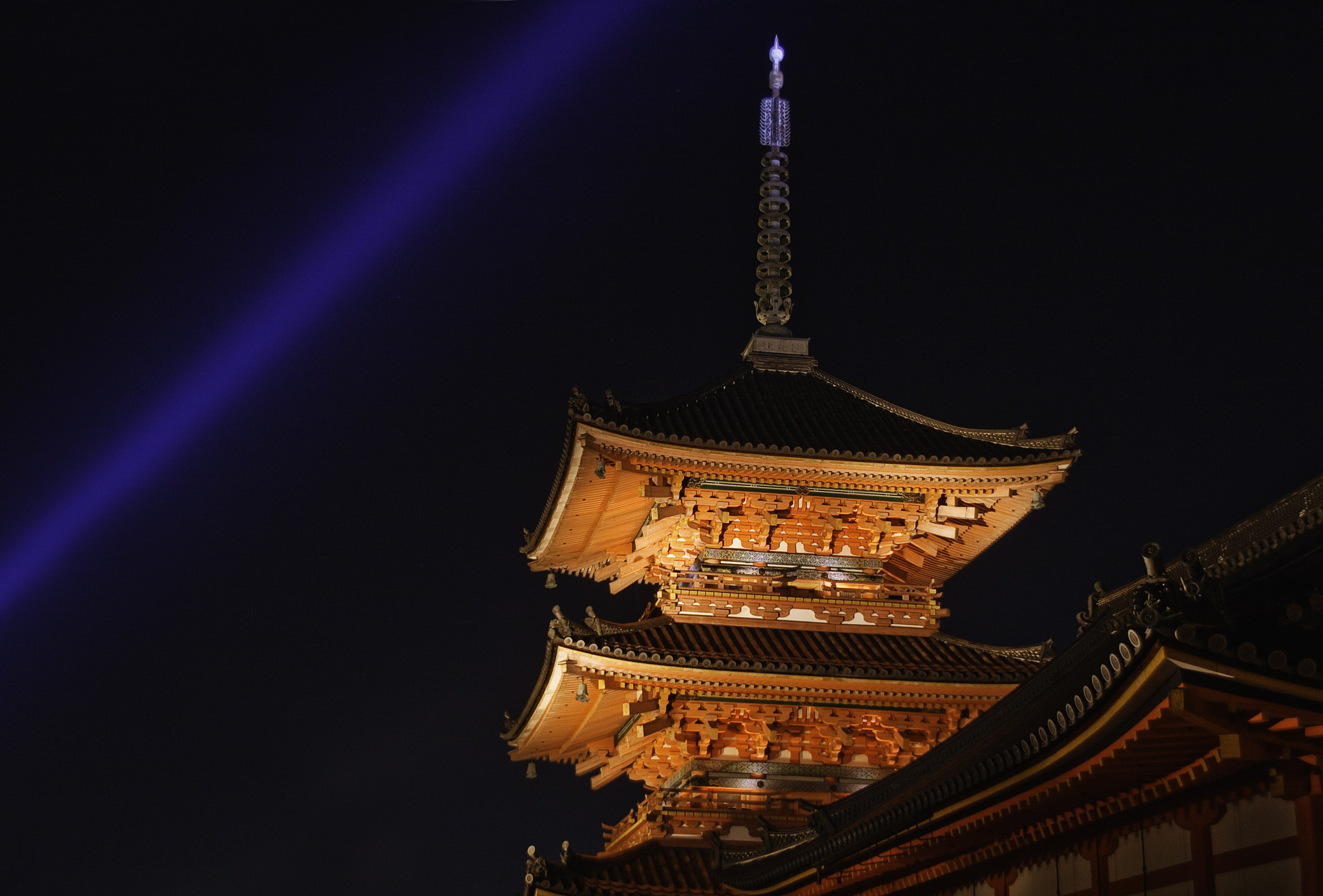 Canon EOS 400D (EOS Digital Rebel XTi / EOS Kiss Digital X) + Sigma 18-200mm f/3.5-6.3 DC OS sample photo. Five-storied pagoda of horyuji temple photography