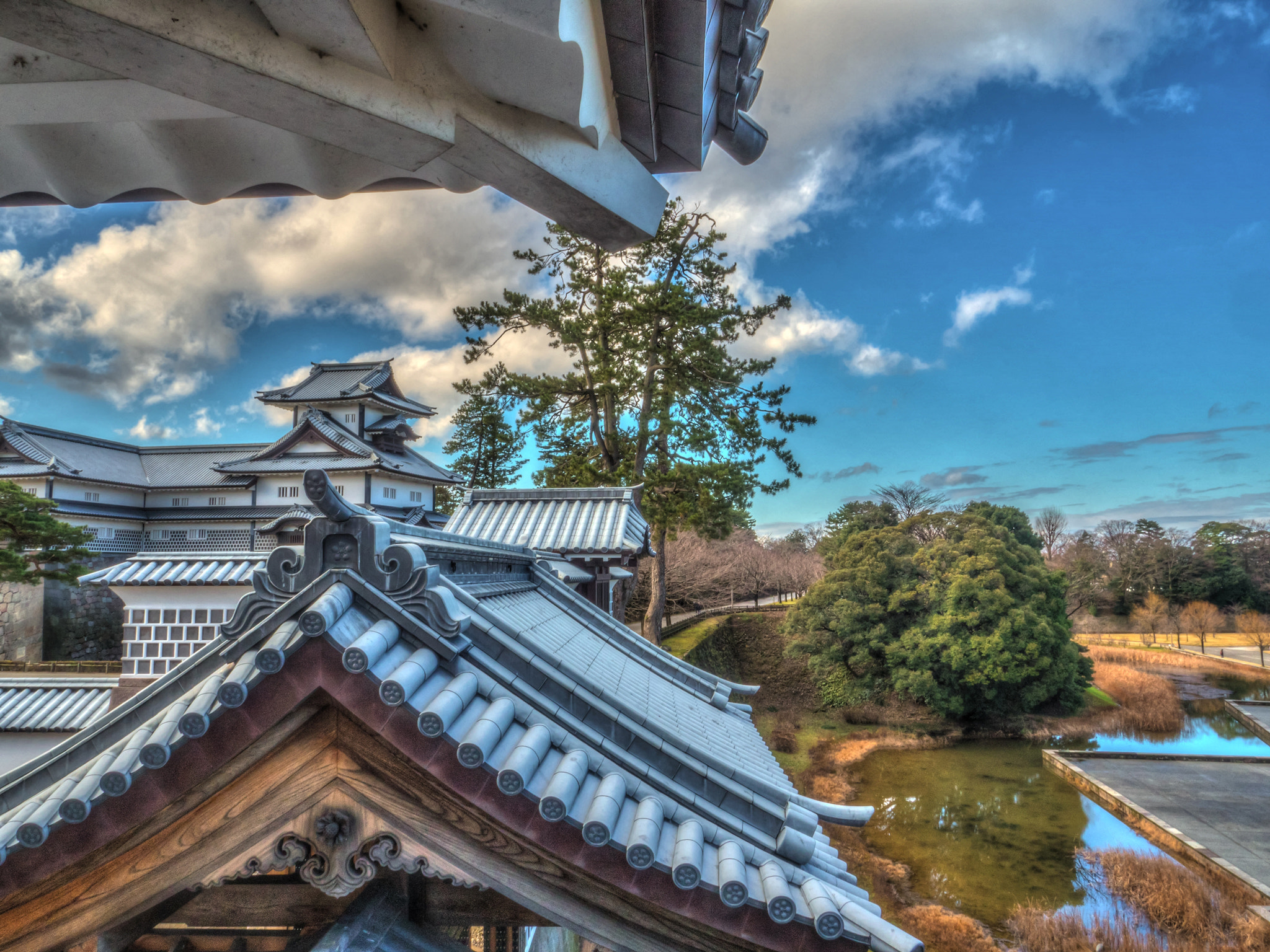 Olympus OM-D E-M5 II + OLYMPUS M.12mm F2.0 sample photo. Kanazawa castle park photography