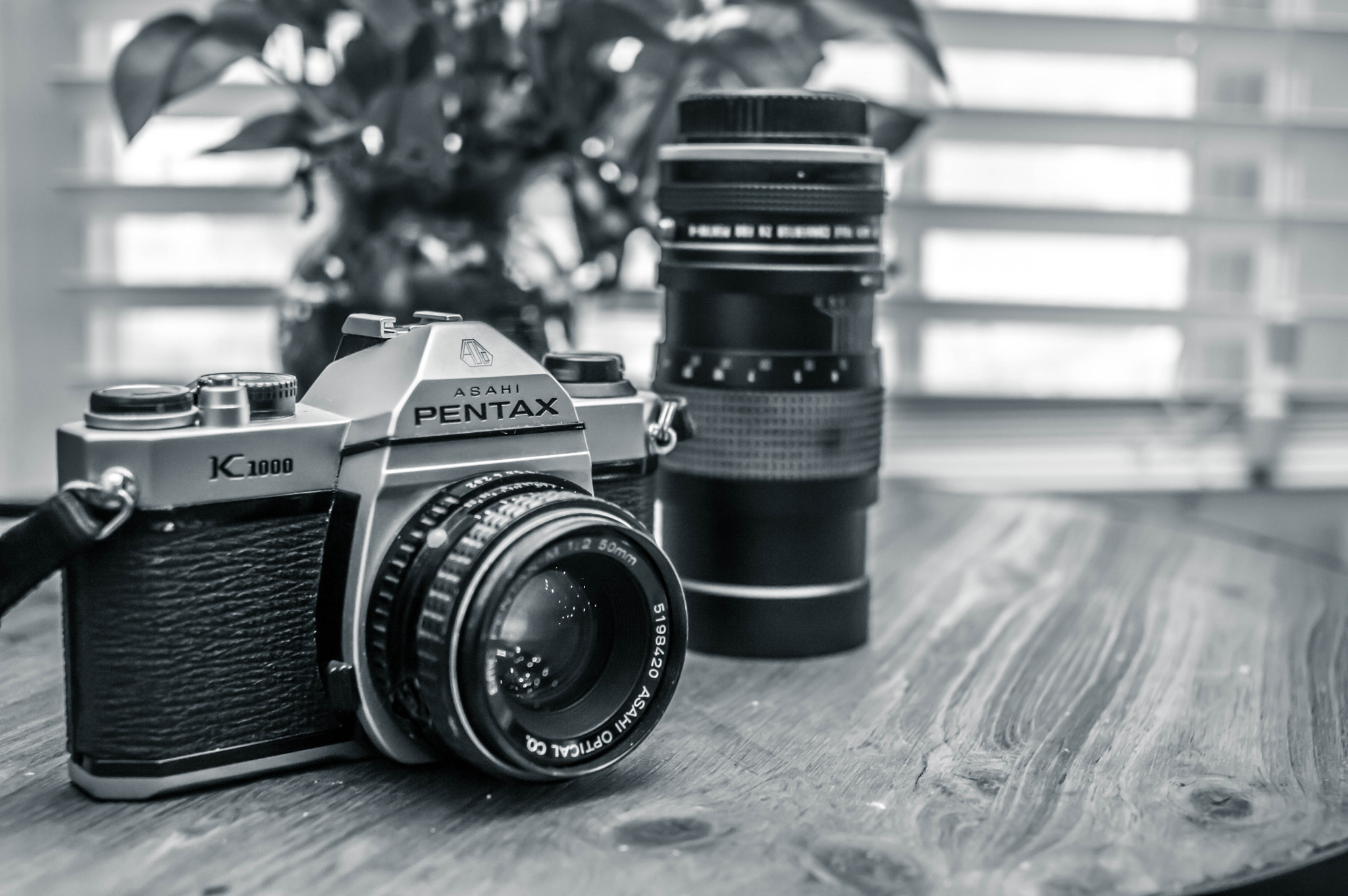 Nikon D3200 + Nikon AF Nikkor 28mm F2.8D sample photo. Vintage pentax k1000 photography