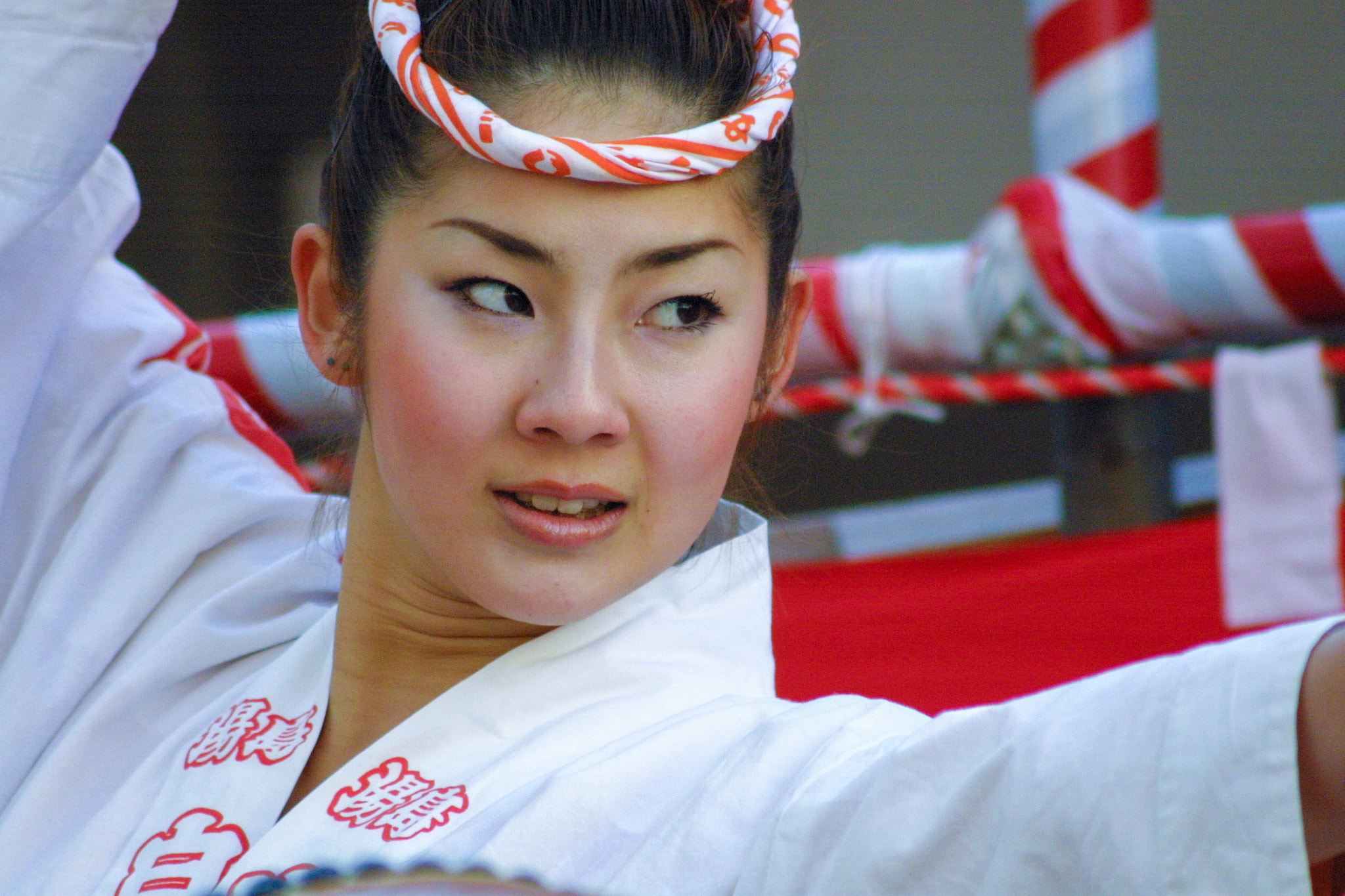 Canon EOS D30 + Canon EF 75-300mm F4.0-5.6 IS USM sample photo. Taiko drum performance photography