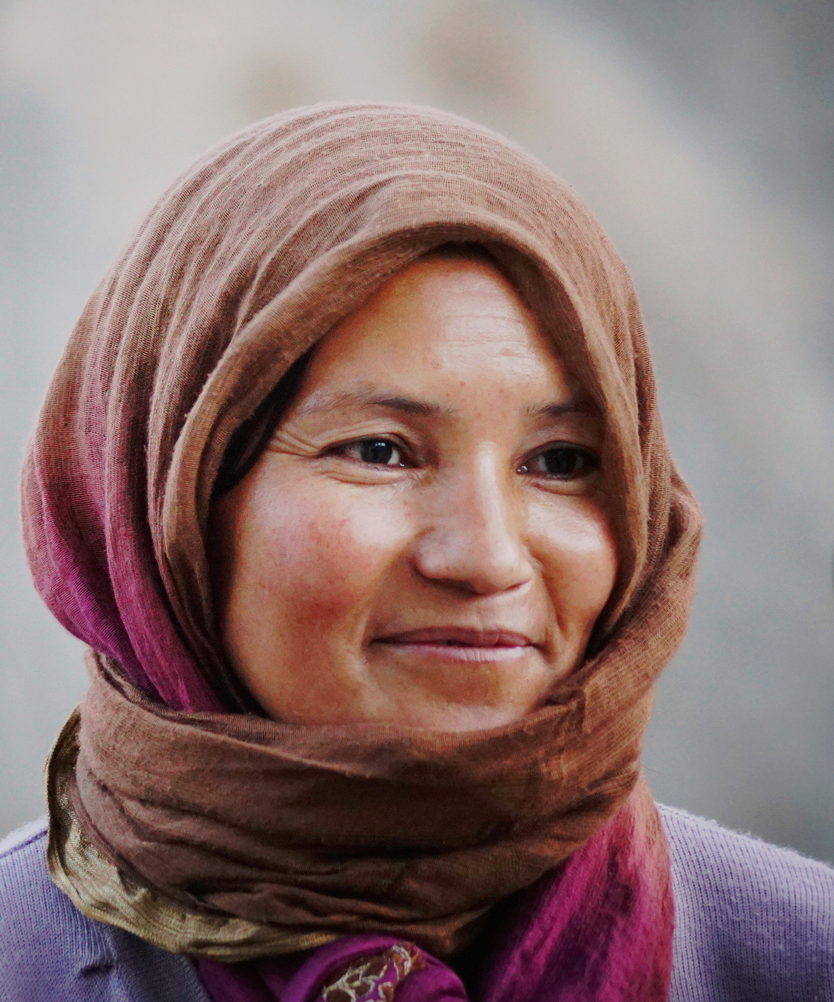 Sony DT 55-200mm F4-5.6 SAM sample photo. The gal at the monastery- leh india photography