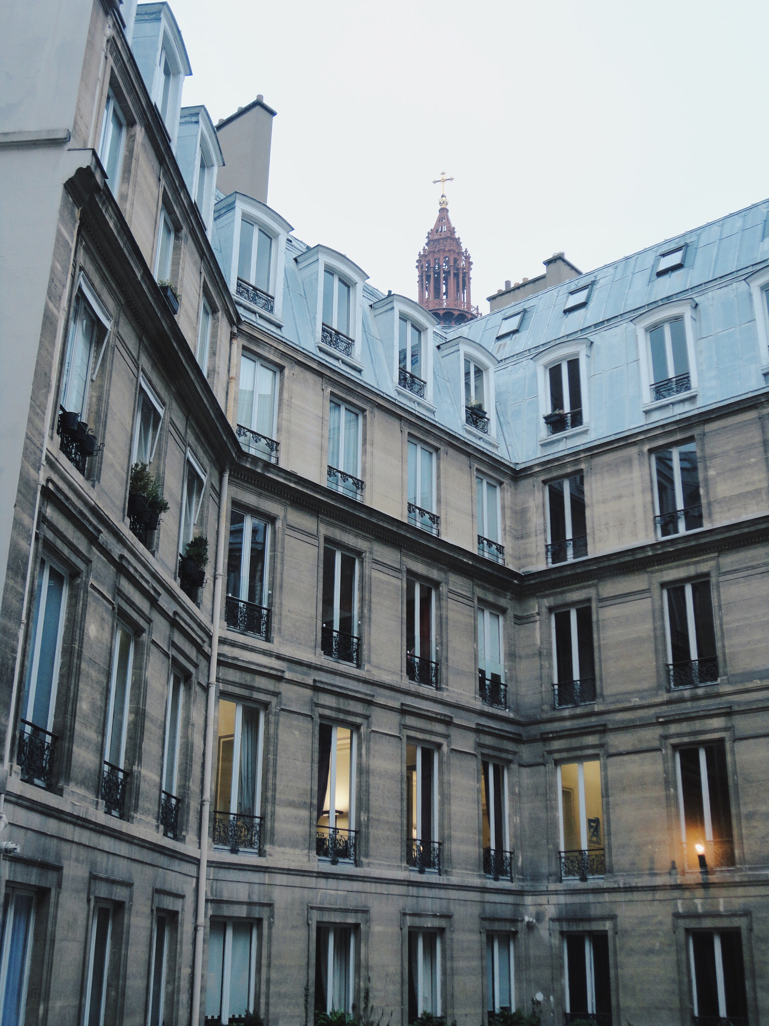 Sony DSC-W580 sample photo. In the parisian courtyards photography
