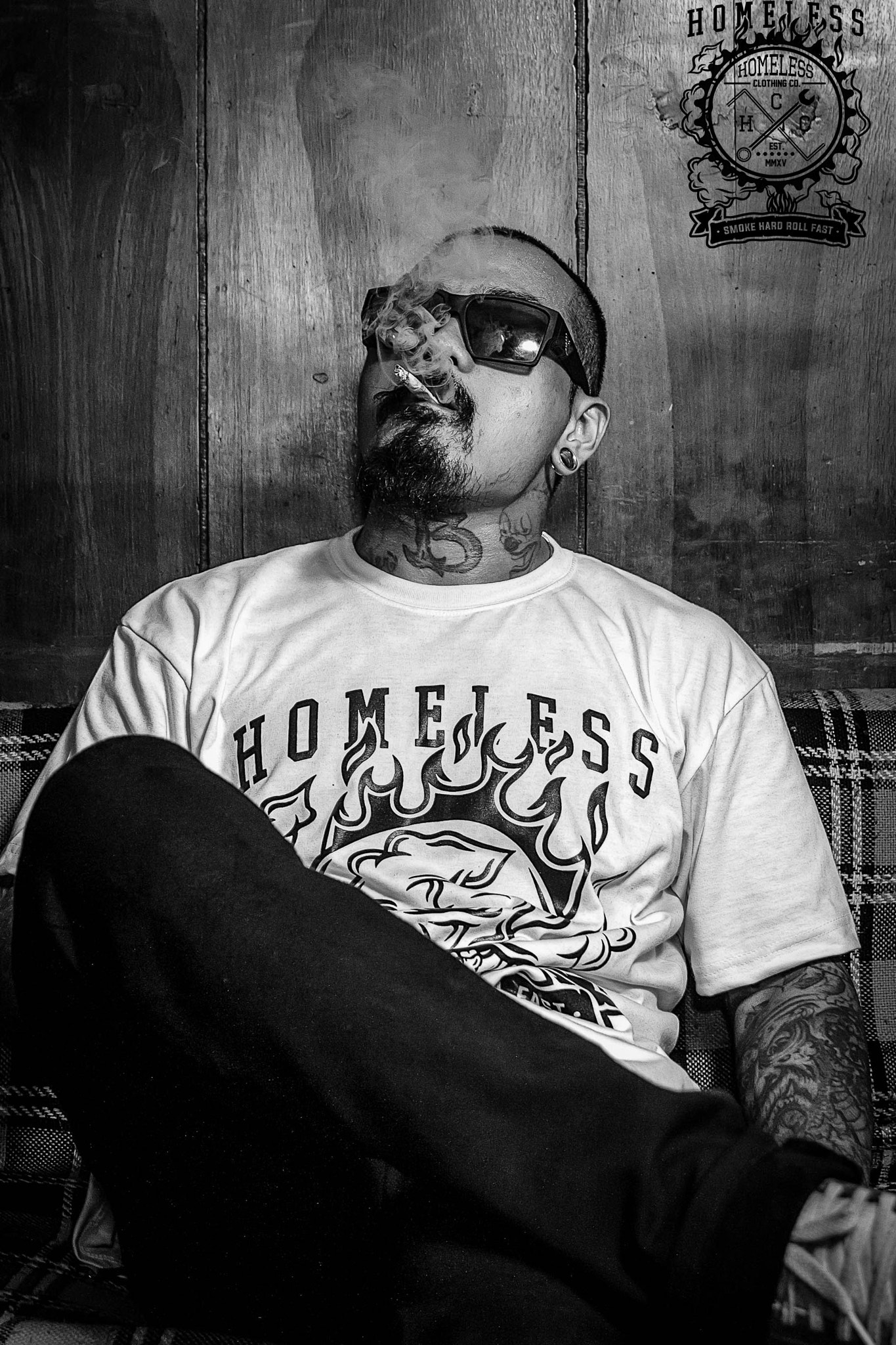 Canon EOS 1000D (EOS Digital Rebel XS / EOS Kiss F) sample photo. Smoke and religion (b&w) photography