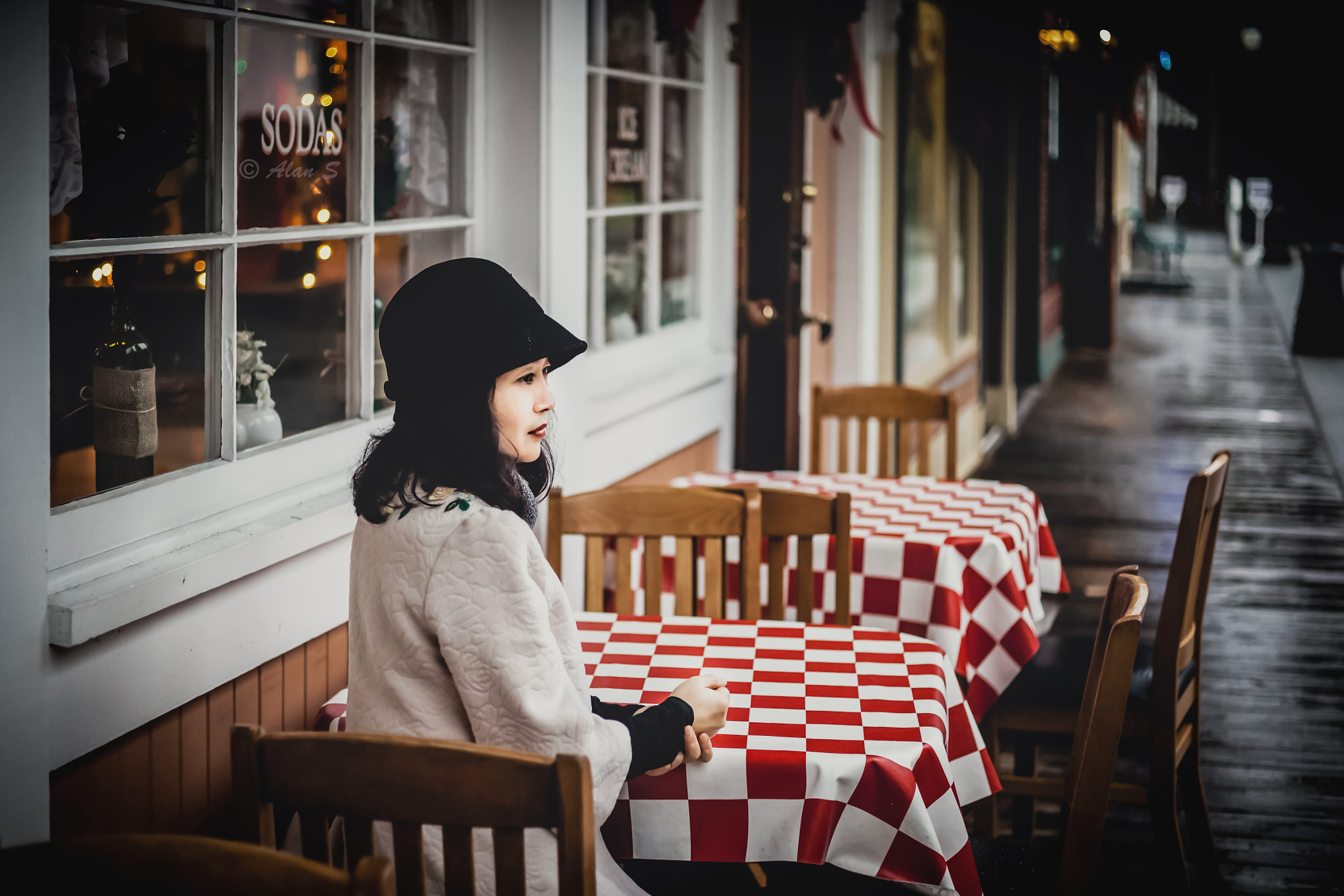 ZEISS Makro-Planar T* 50mm F2 sample photo. The alley in the rain photography