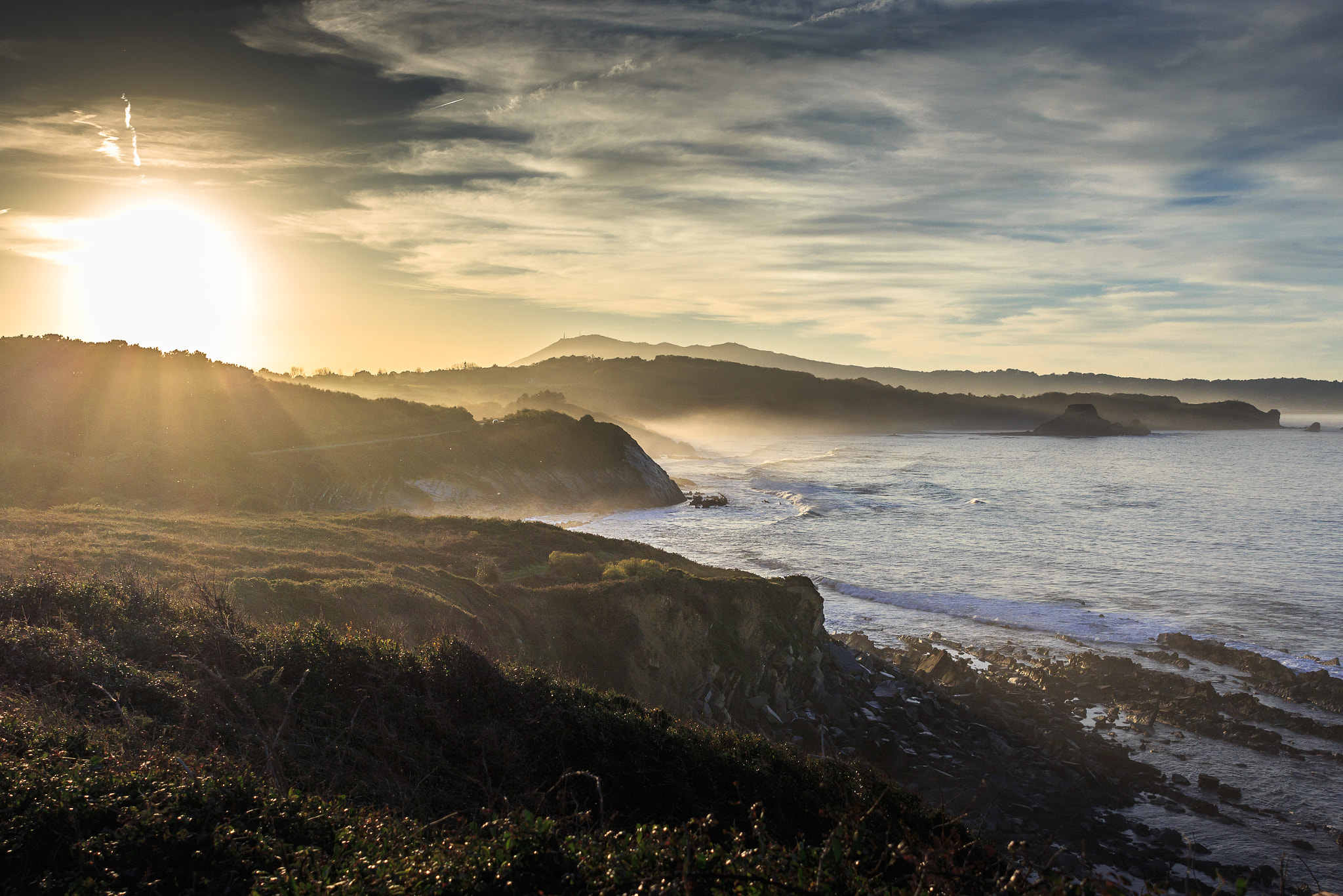 Canon EOS 650D (EOS Rebel T4i / EOS Kiss X6i) + Sigma 24-70mm F2.8 EX DG Macro sample photo. Sunset over the atlantic coast photography