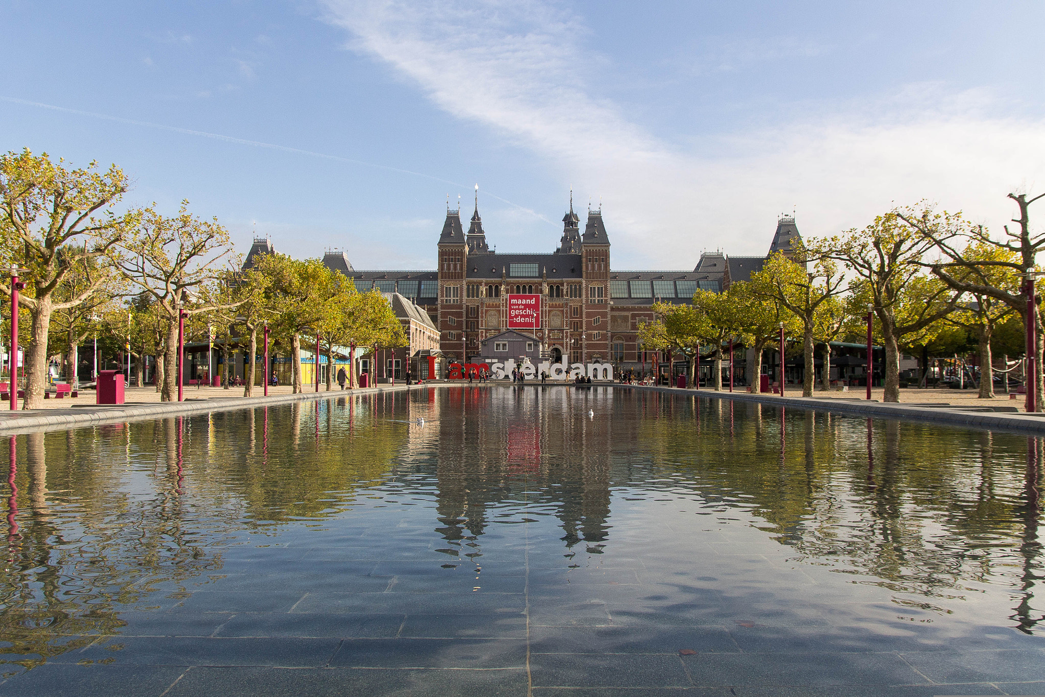 Sigma 17-70mm F2.8-4 DC Macro OS HSM sample photo. I am amsterdam (rijksmuseum) photography
