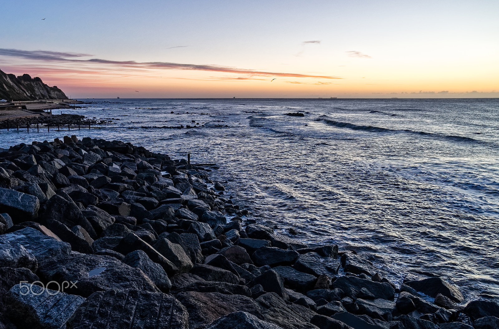 24-105mm F4 sample photo. Winter shoreline sun-up. photography