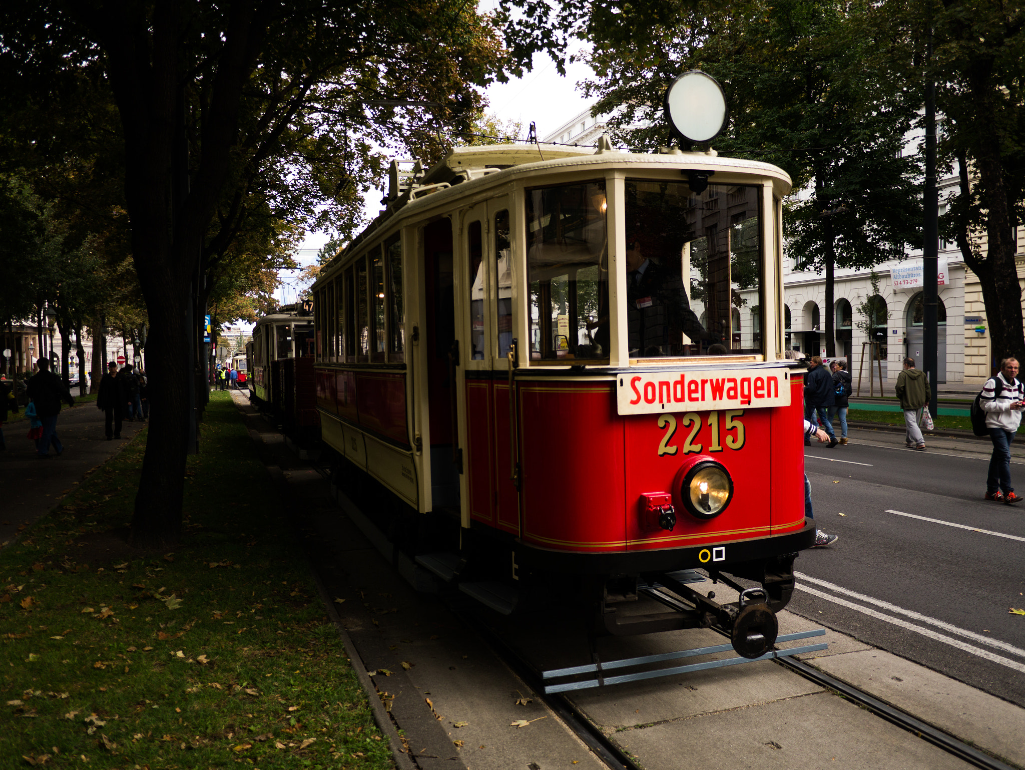 Panasonic Lumix DMC-G3 + Panasonic Lumix G 14mm F2.5 ASPH sample photo. Vienna tram photography