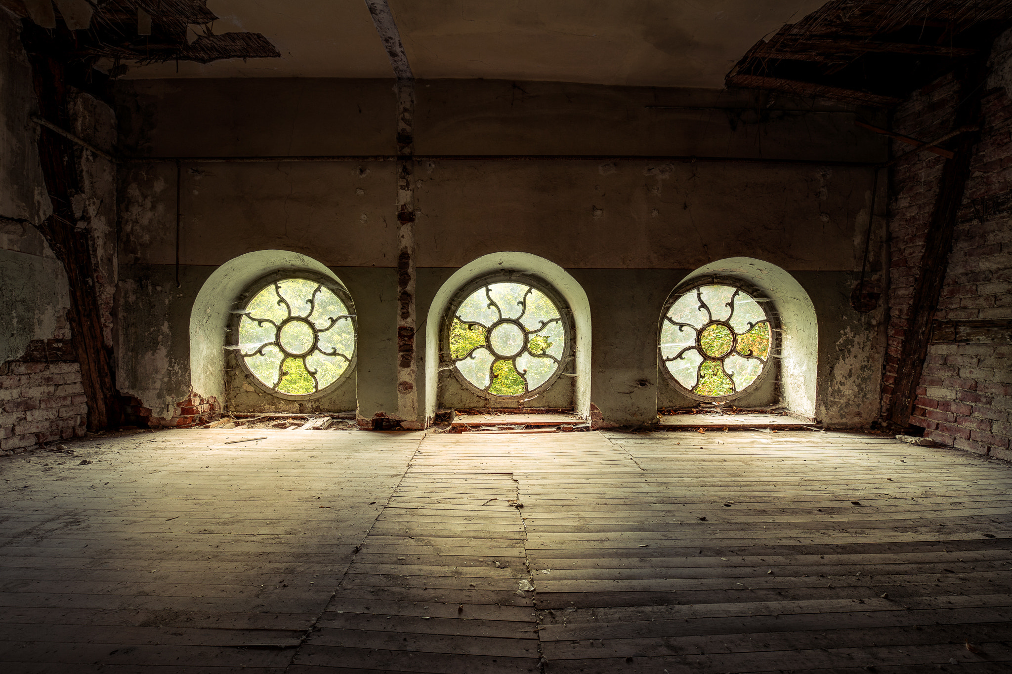 Sony a7 II + Canon EF 16-35mm F4L IS USM sample photo. Three gates of light photography