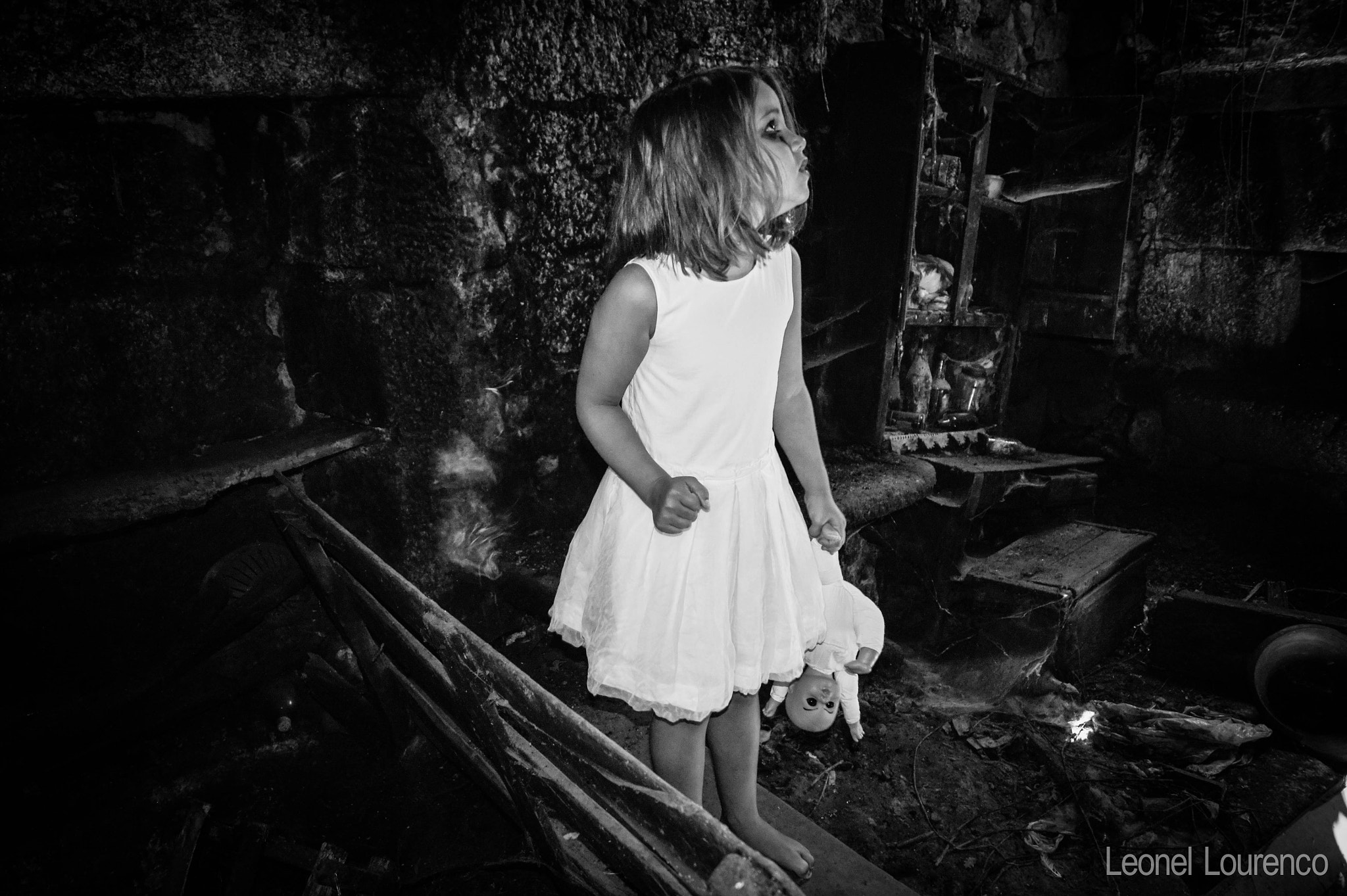 Sony DT 18-55mm F3.5-5.6 SAM II sample photo. Scared girl photography