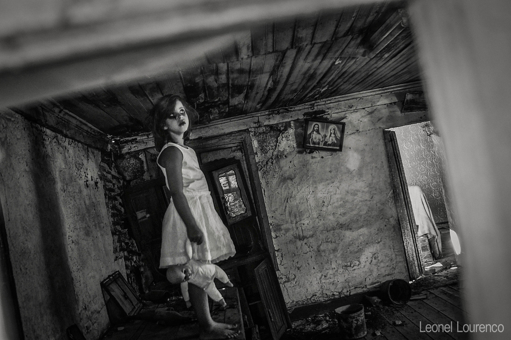Sony DT 18-55mm F3.5-5.6 SAM II sample photo. Scared girl photography
