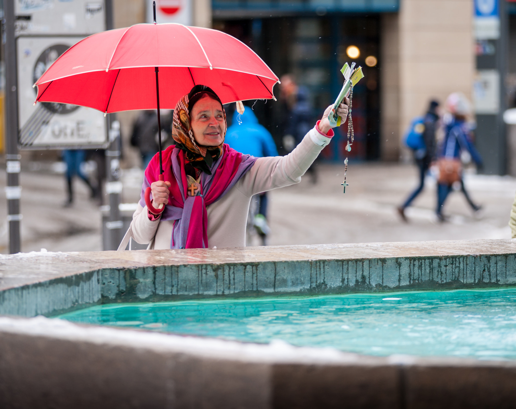 Canon EF 16-35mm F4L IS USM sample photo. The streets photography