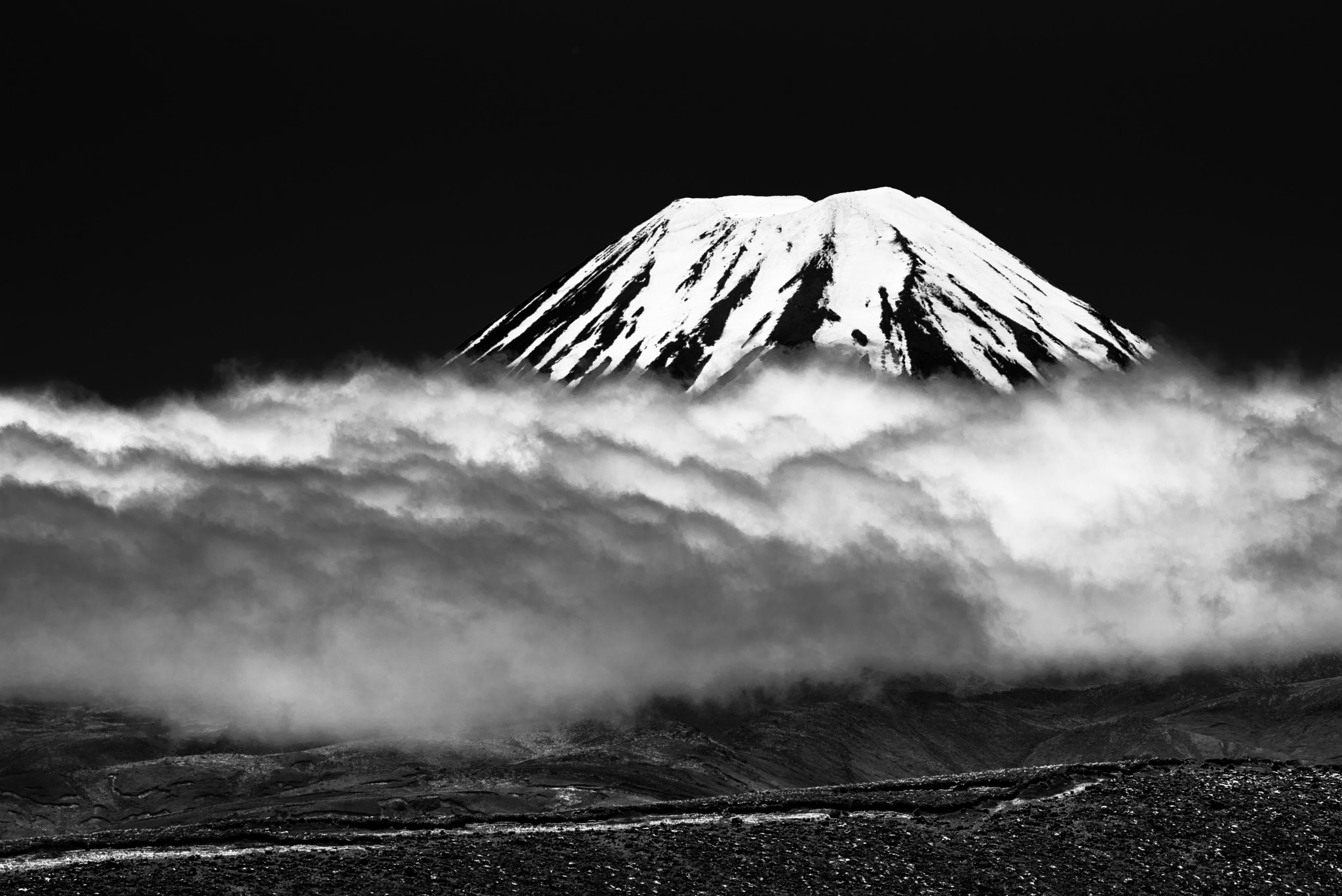 Nikon D810 + AF Nikkor 180mm f/2.8 IF-ED sample photo. Mount ngauruhoe photography