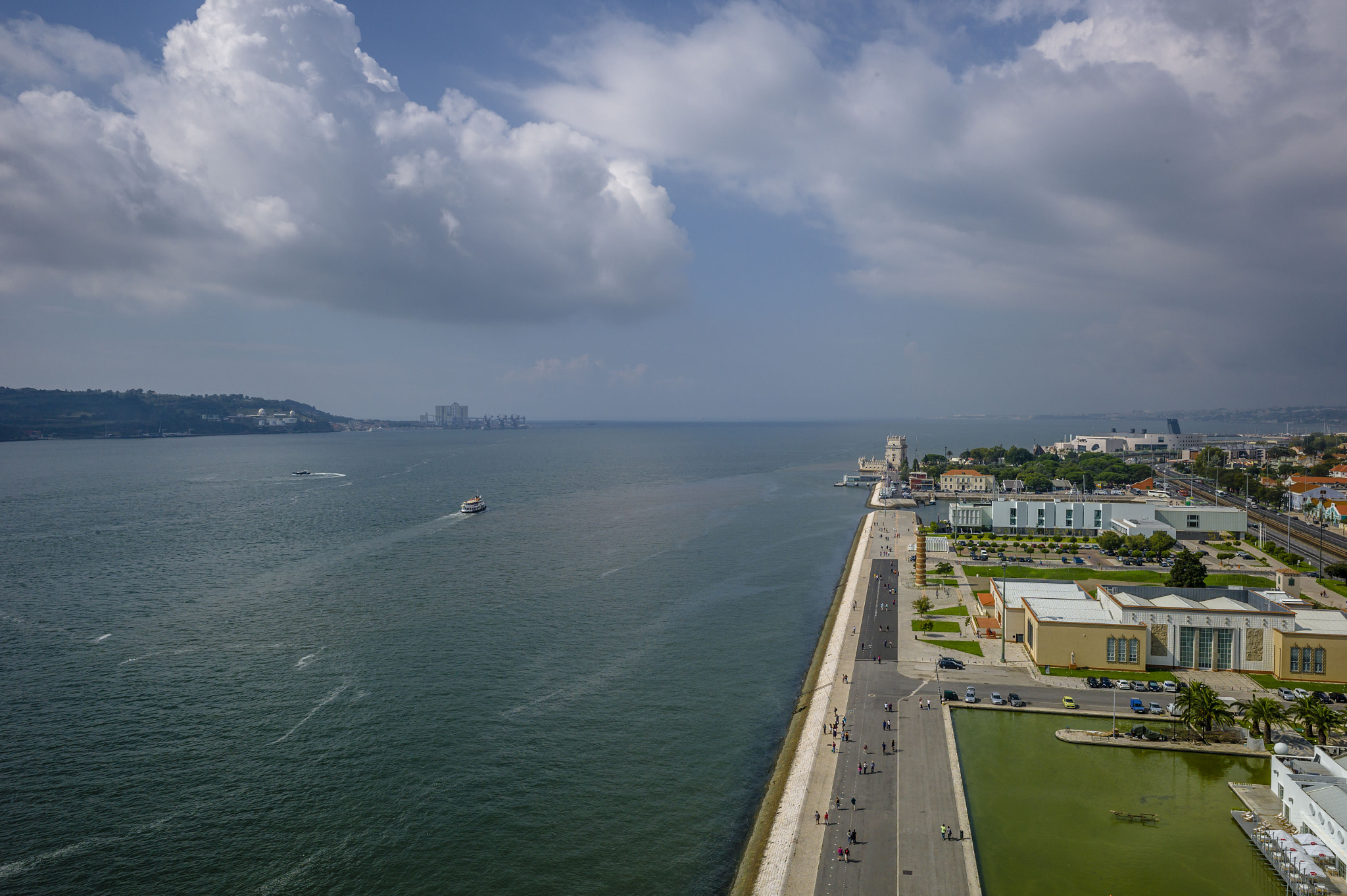 Leica M9 + Leica Elmar-M 24mm F3.8 ASPH sample photo. Lisboa e o tejo photography