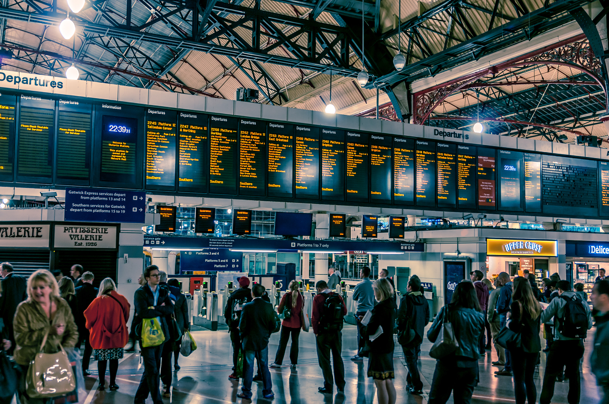 Tamron SP 24-70mm F2.8 Di VC USD sample photo. Victoria station photography