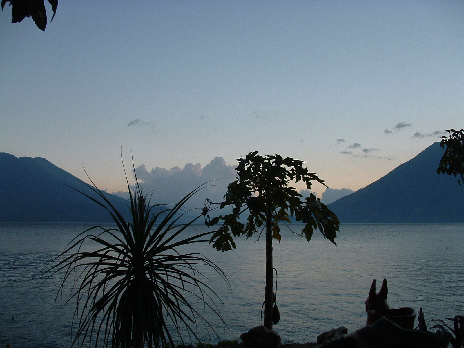 Fujifilm FinePix 3800 sample photo. Lago atitlan photography