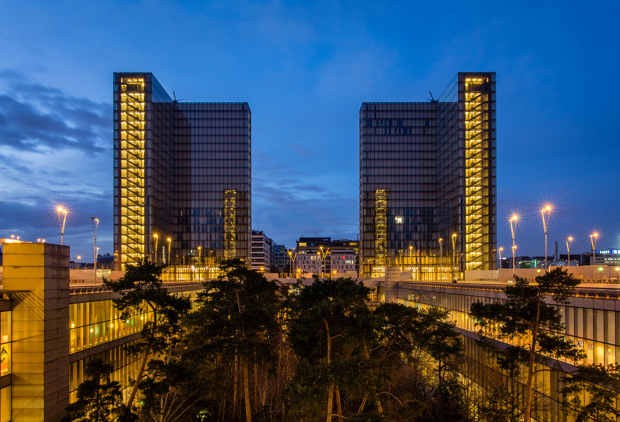 Pentax K-5 + Sigma 18-35mm F1.8 DC HSM Art sample photo. Bnf by night photography