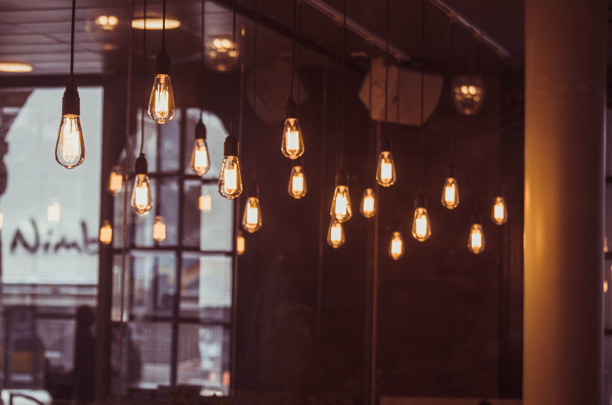 Pentax K-50 + Sigma sample photo. Lightnings in caffee photography