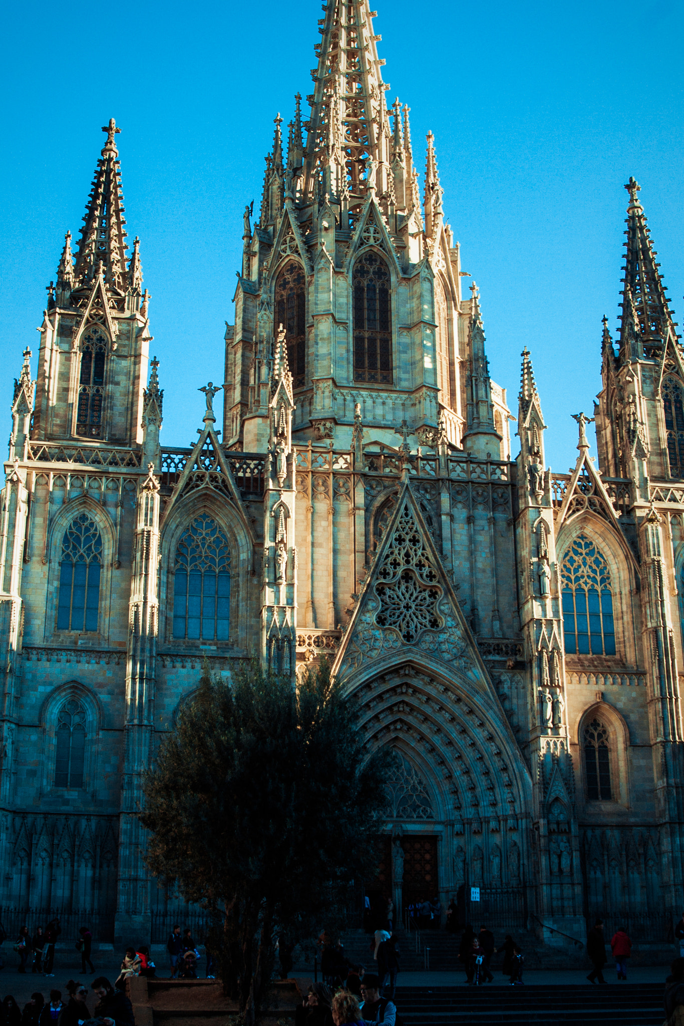 Tamron AF 28-200mm F3.8-5.6 XR Di Aspherical (IF) Macro sample photo. Barcelona travel photography
