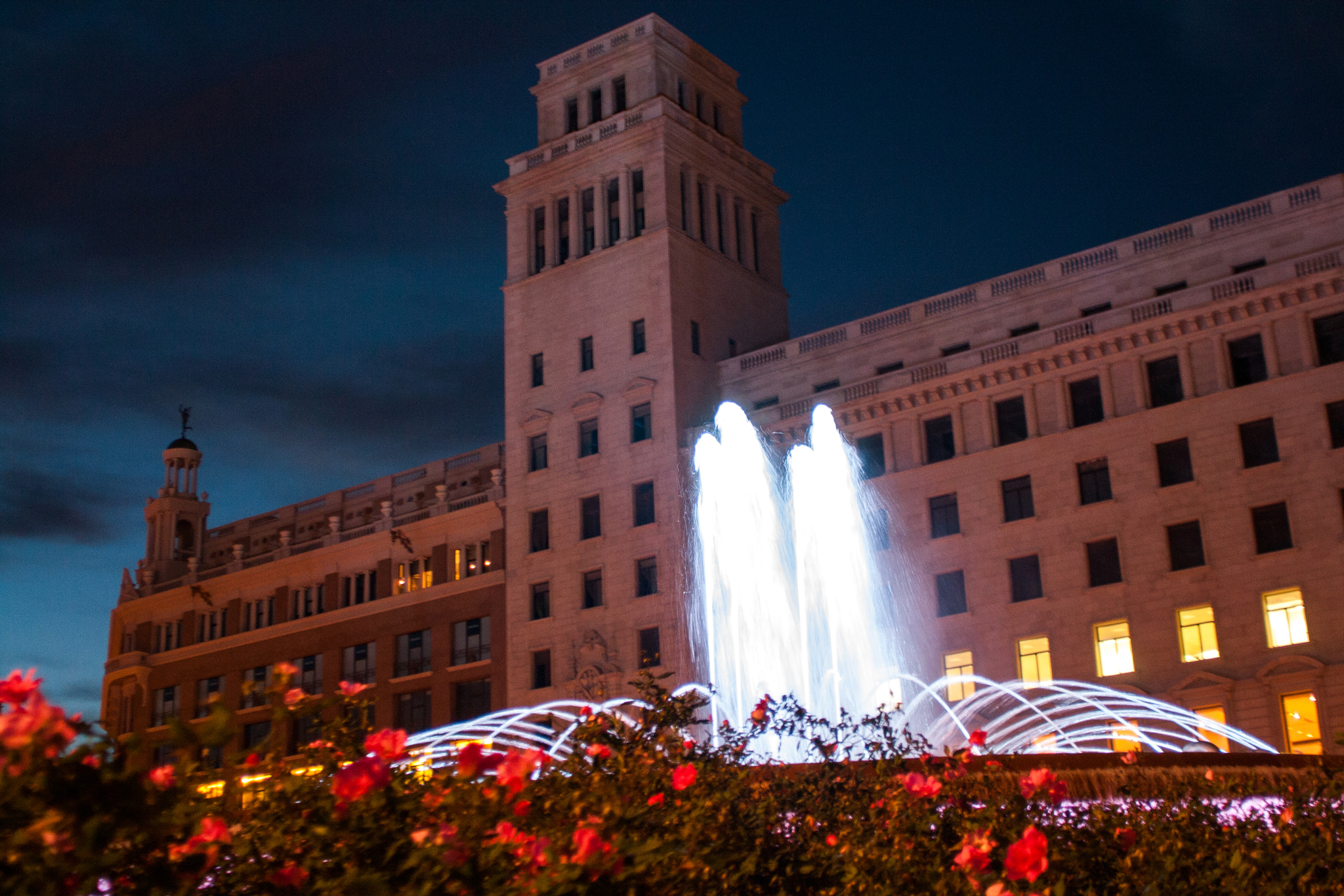 Tamron AF 28-200mm F3.8-5.6 XR Di Aspherical (IF) Macro sample photo. Barcelona's plaza de la catalunya photography