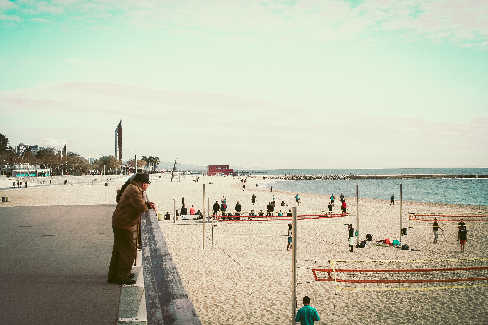 Tamron AF 28-200mm F3.8-5.6 XR Di Aspherical (IF) Macro sample photo. Barcelona's sea in january photography