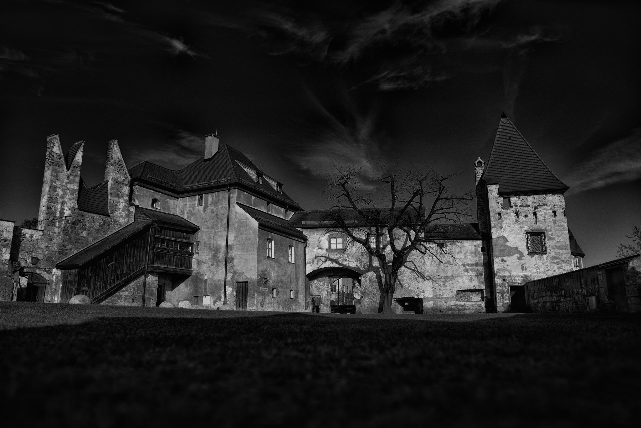 24mm F1.4 sample photo. Castle burghausen photography