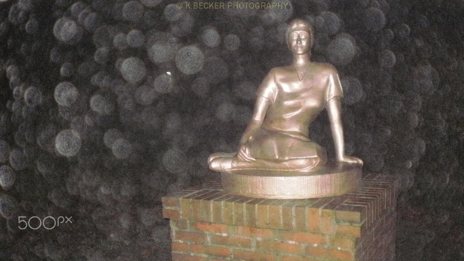 Olympus FE26,X21 sample photo. Skulptur im stadtpark photography