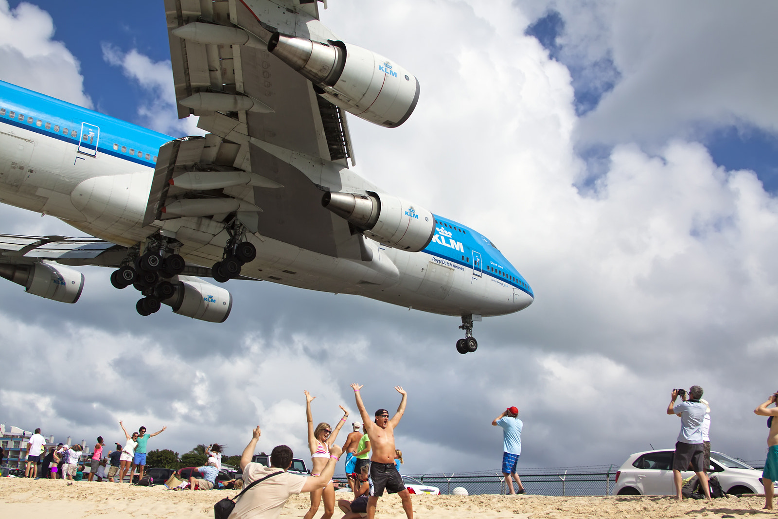 Canon EOS 50D + Canon EF 24-85mm F3.5-4.5 USM sample photo. Boeing 747-700 by klm over the maho beach at sxm photography