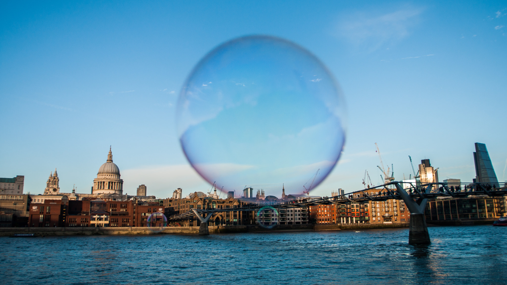 Sony Alpha DSLR-A700 + Minolta AF 17-35mm F2.8-4 (D) sample photo. Is london life a bubble? photography