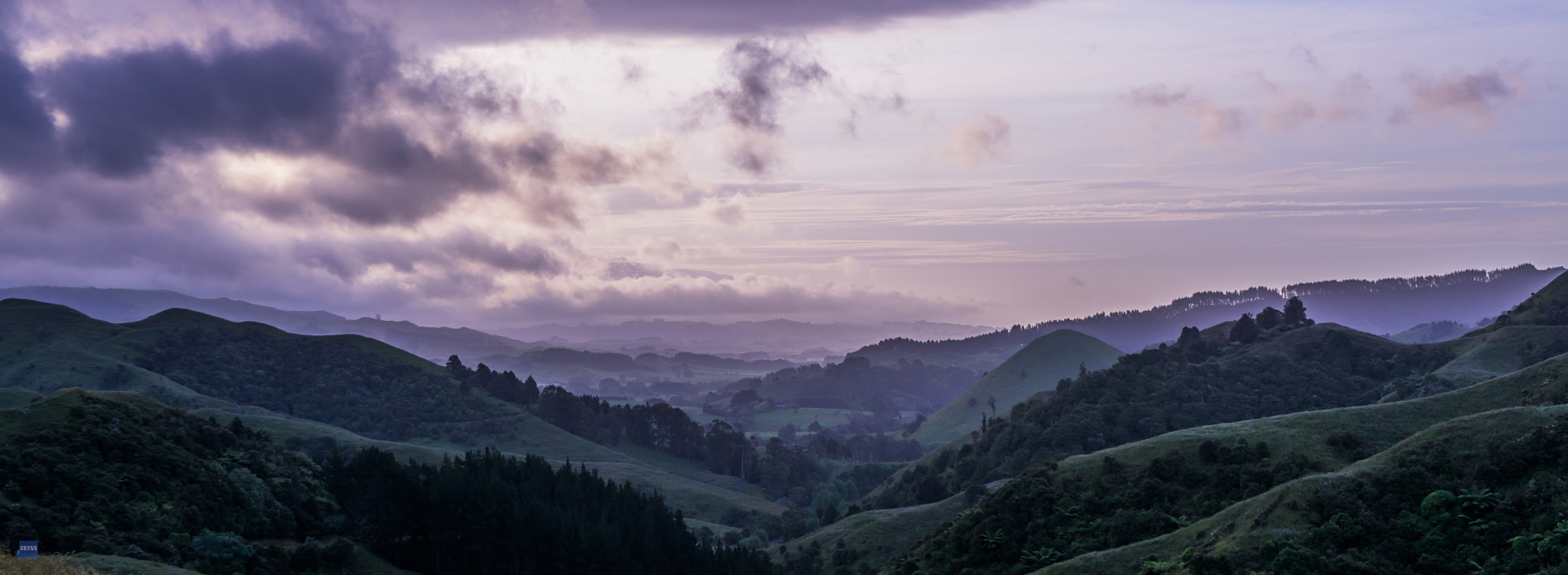 FE 35mm F0 ZA sample photo. Raglan at dusk photography