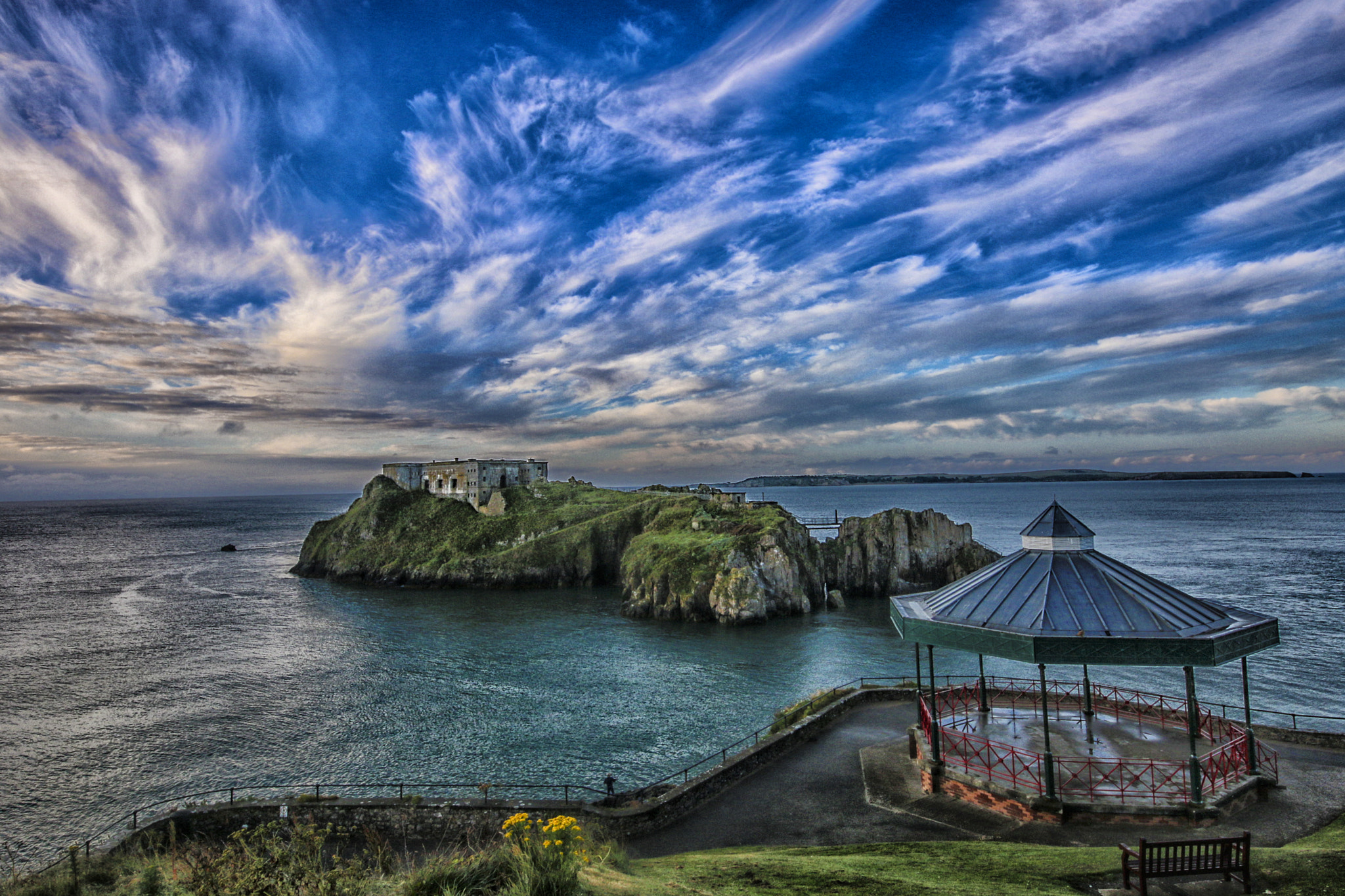 Canon EOS 70D + Sigma 12-24mm F4.5-5.6 II DG HSM sample photo. Tenby july morning photography