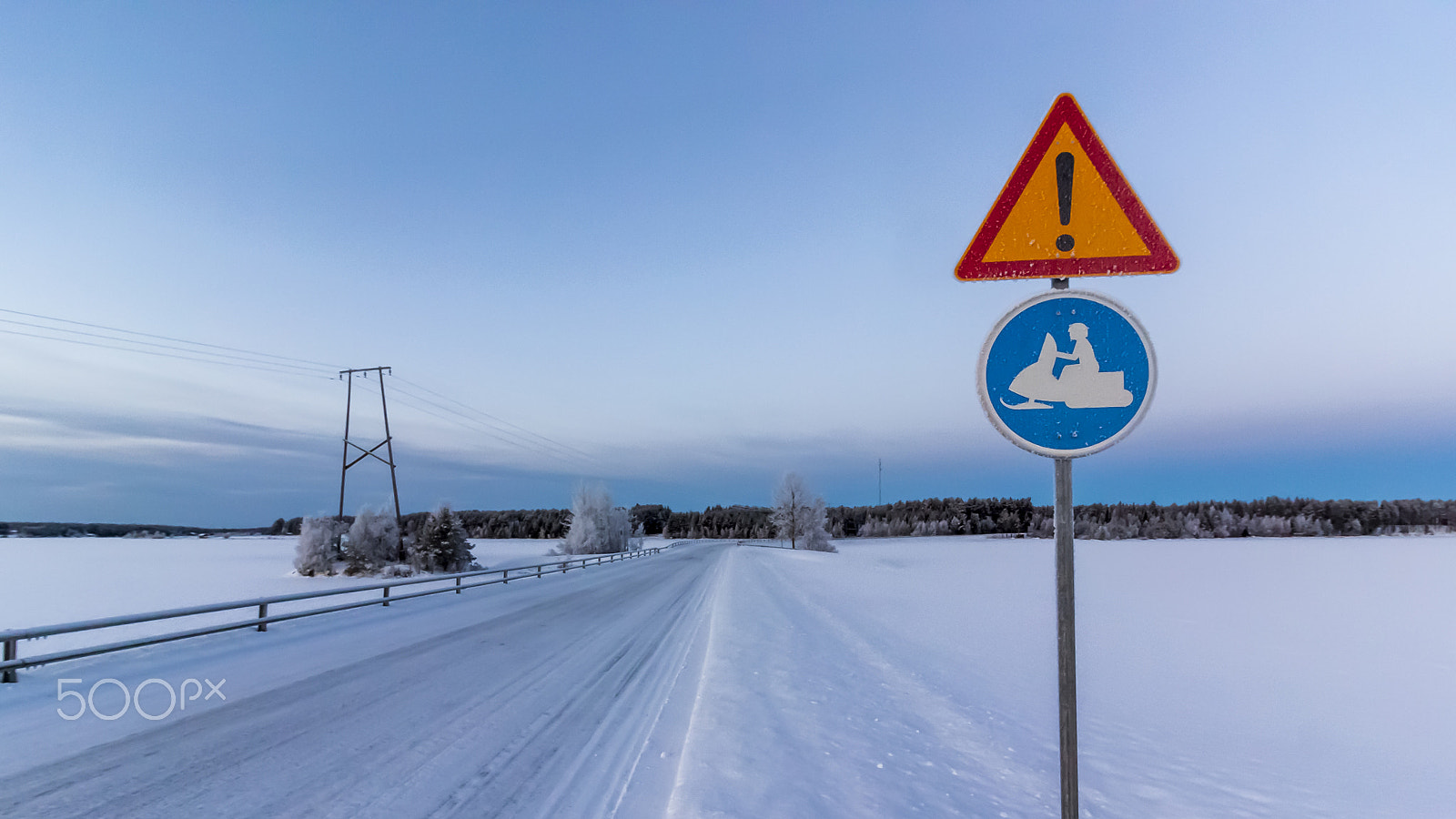 Canon EF-S 10-18mm F4.5–5.6 IS STM sample photo. Be aware of snowmobiles photography
