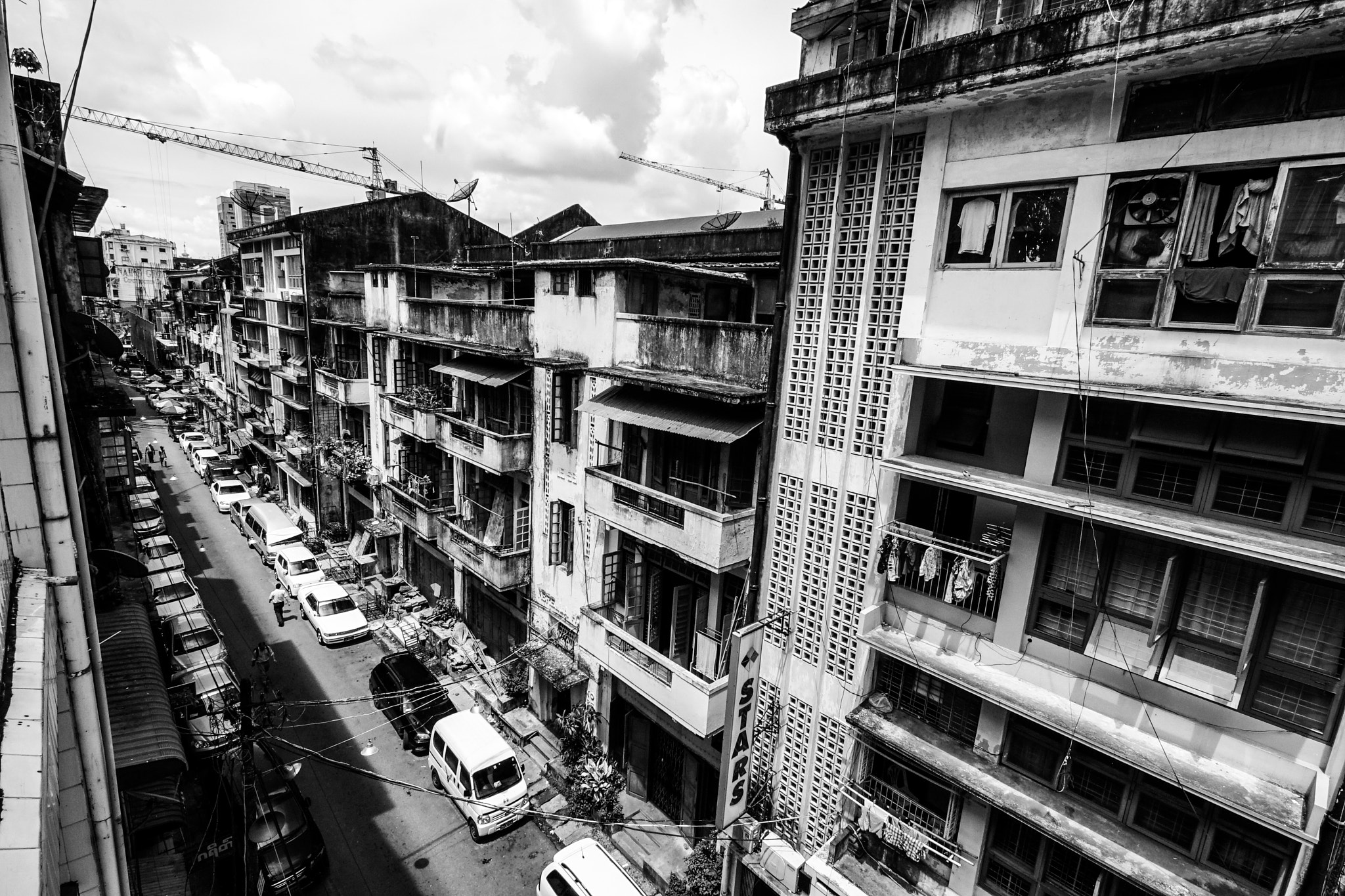 Sony a7 II + 20mm F2.8 sample photo. Yangon street photography