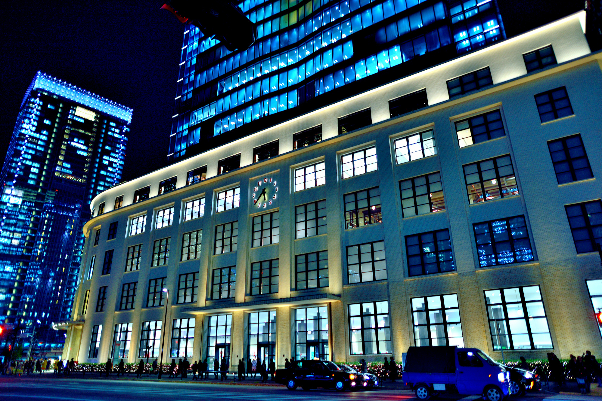 Nikon D600 + Sigma 24mm F1.8 EX DG Aspherical Macro sample photo. Tokyo central post office photography