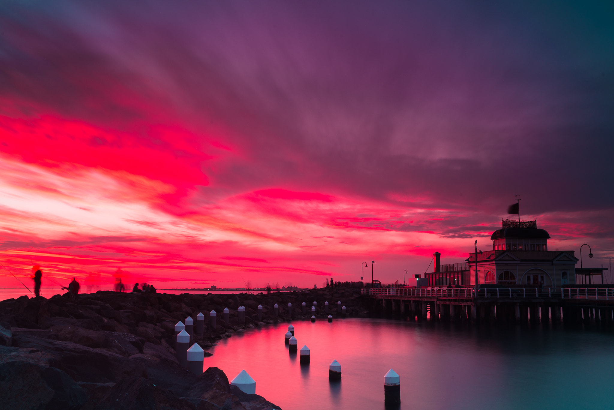 Nikon D600 + AF Nikkor 35mm f/2 sample photo. St-kilda's pier photography