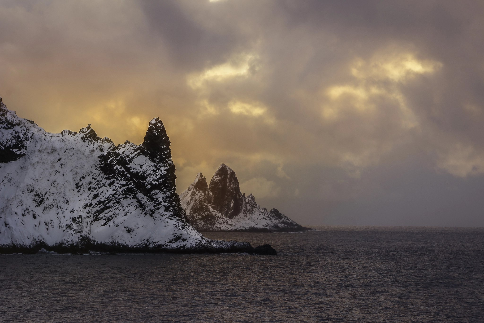 Sigma 70-300mm F4-5.6 APO DG Macro sample photo. Epic sunset over the sea of japan in hokkaido. photography