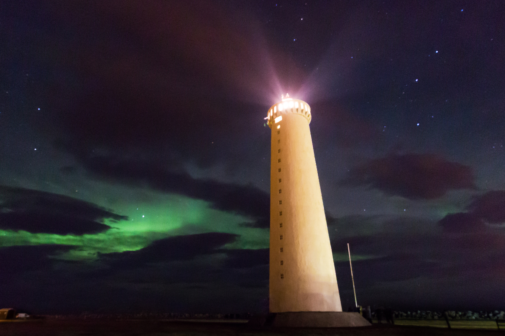 Canon EF-S 10-18mm F4.5–5.6 IS STM sample photo. Lighting the way photography