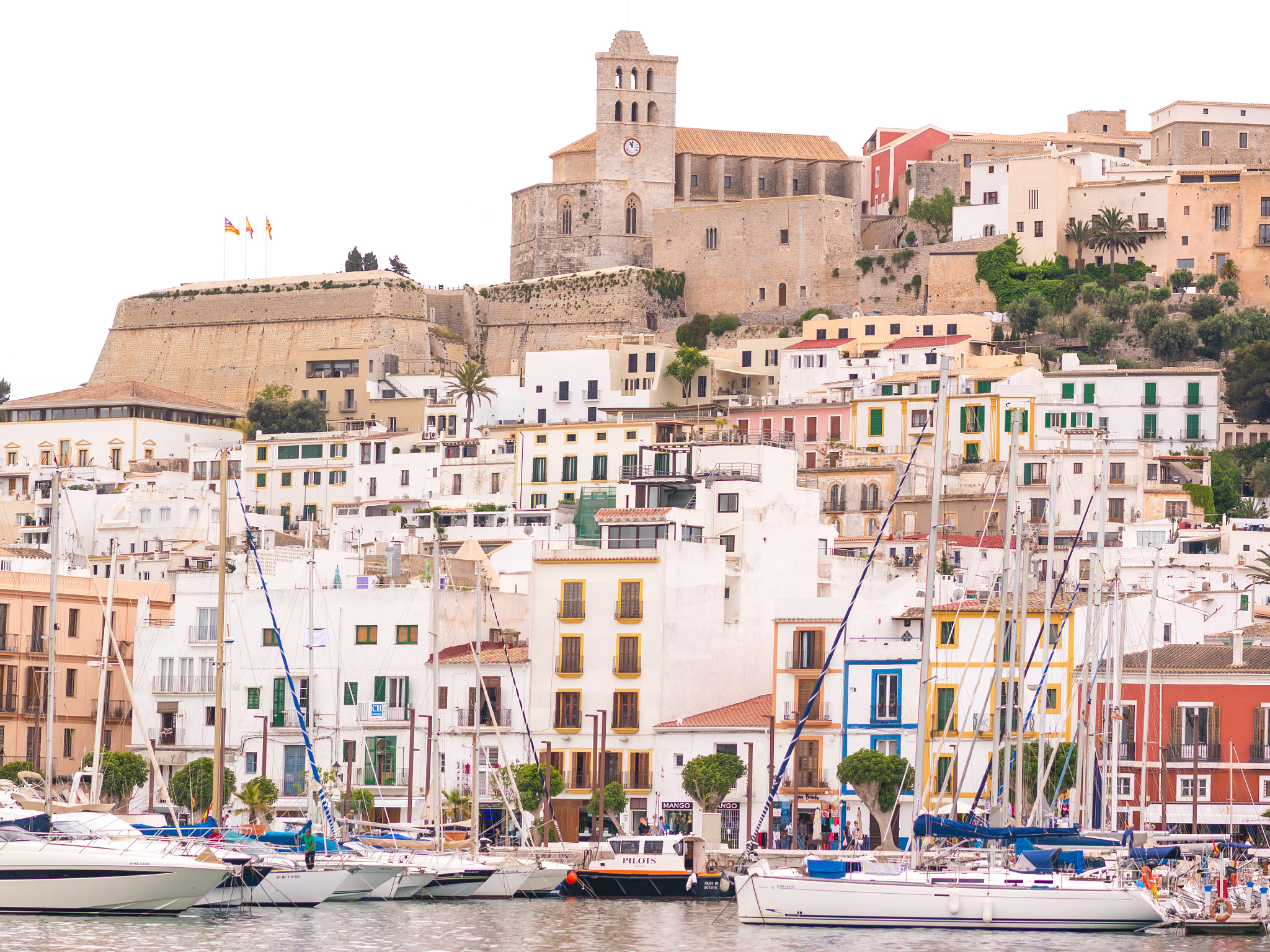 Panasonic Lumix DMC-G5 + Olympus M.Zuiko Digital ED 75mm F1.8 sample photo. Ibiza old town photography