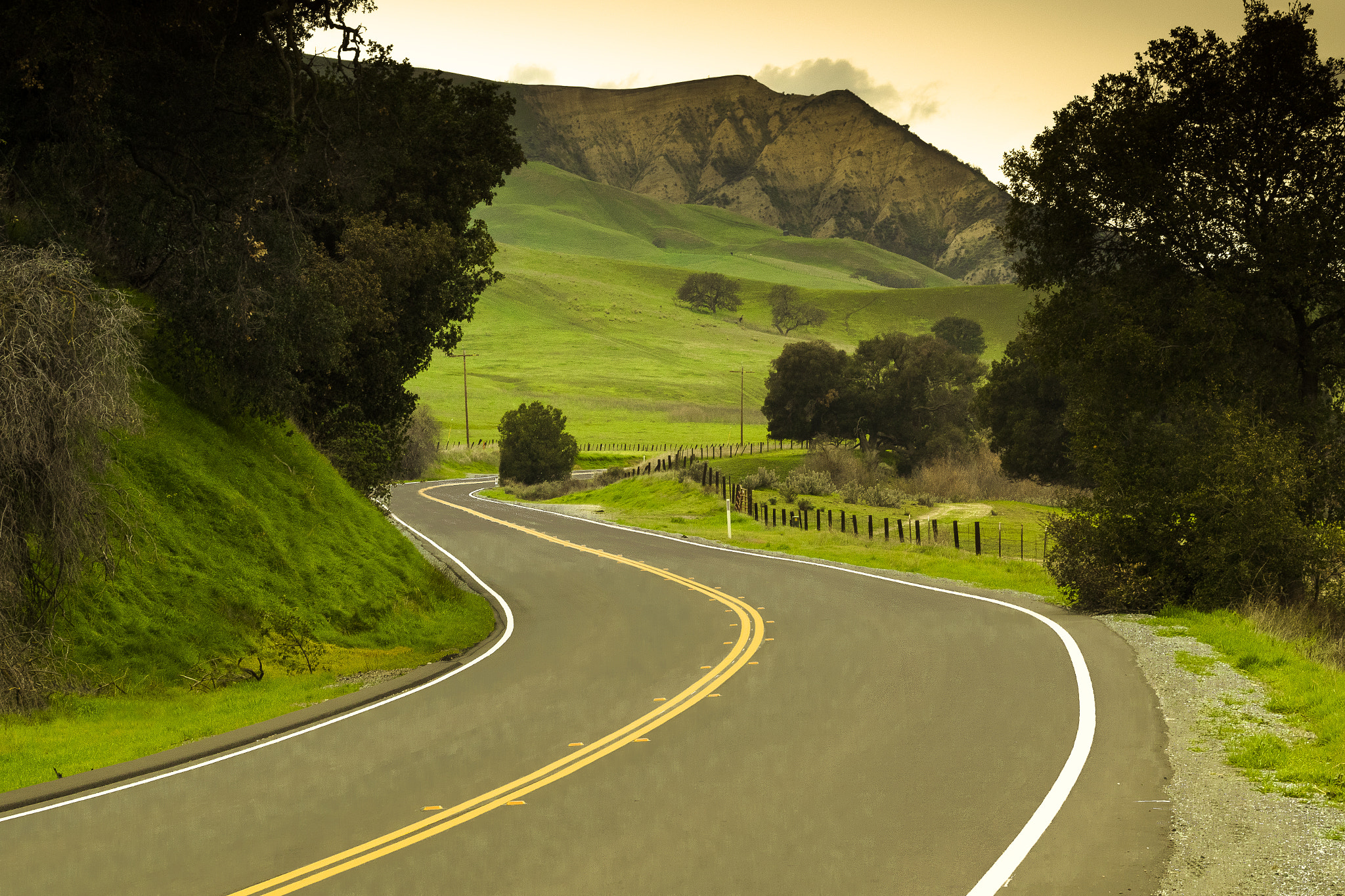 Canon EF 75-300mm f/4-5.6 USM sample photo. A country road photography