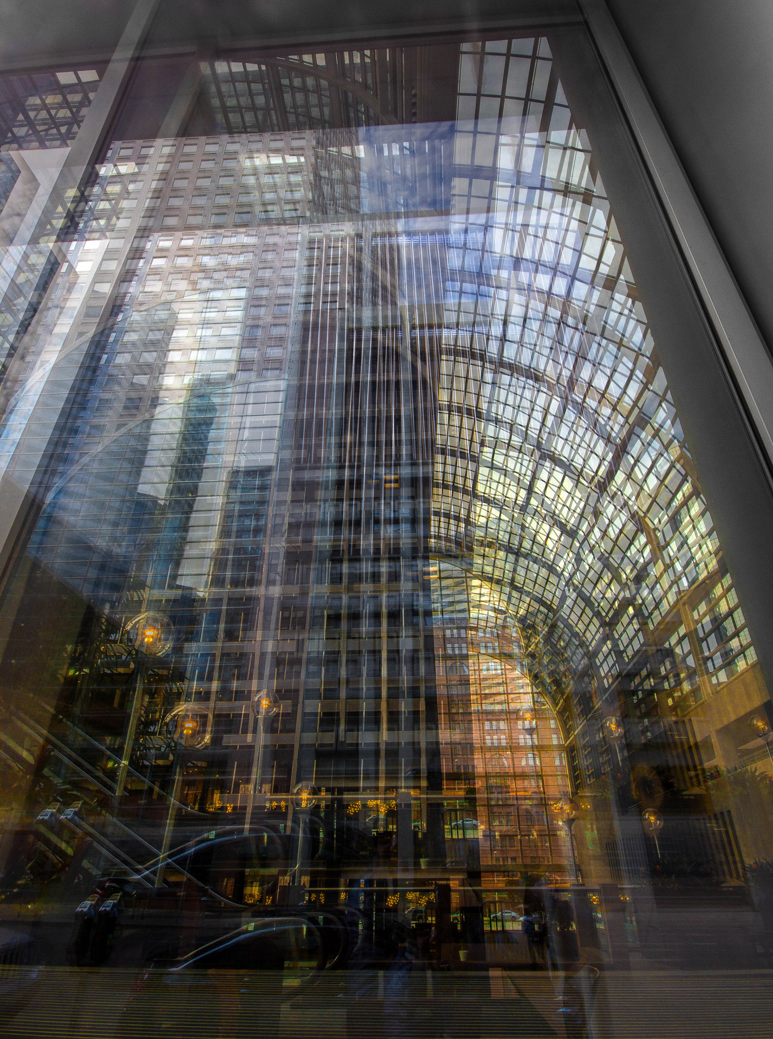 Sigma 10-20mm F4-5.6 EX DC HSM sample photo. Lincoln street reflection double photography
