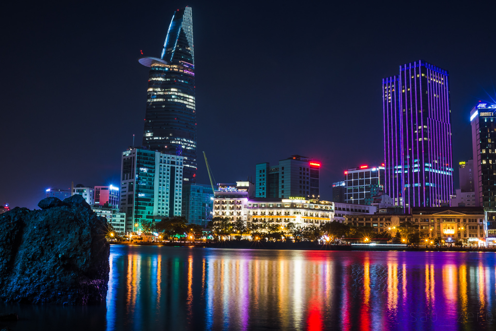 Nikon D600 + AF Zoom-Nikkor 35-70mm f/2.8 sample photo. Saigonnight.jpg photography