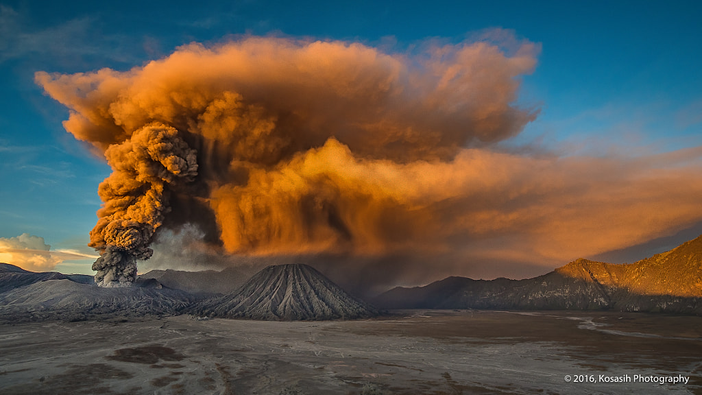 Bromo Eruption by Andry Kosasih on 500px.com