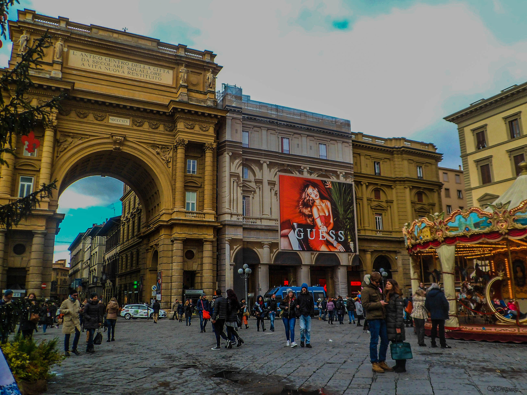 Samsung PL210, PL211 / VLUU PL210, PL211 sample photo. Piazza della repubblica photography