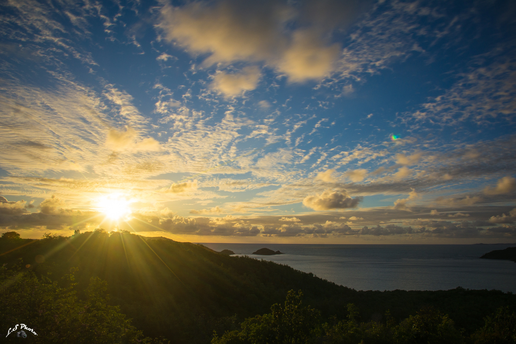 Sigma 17-70mm F2.8-4 DC Macro OS HSM | C sample photo. Lever soleil caravelle martininique photography