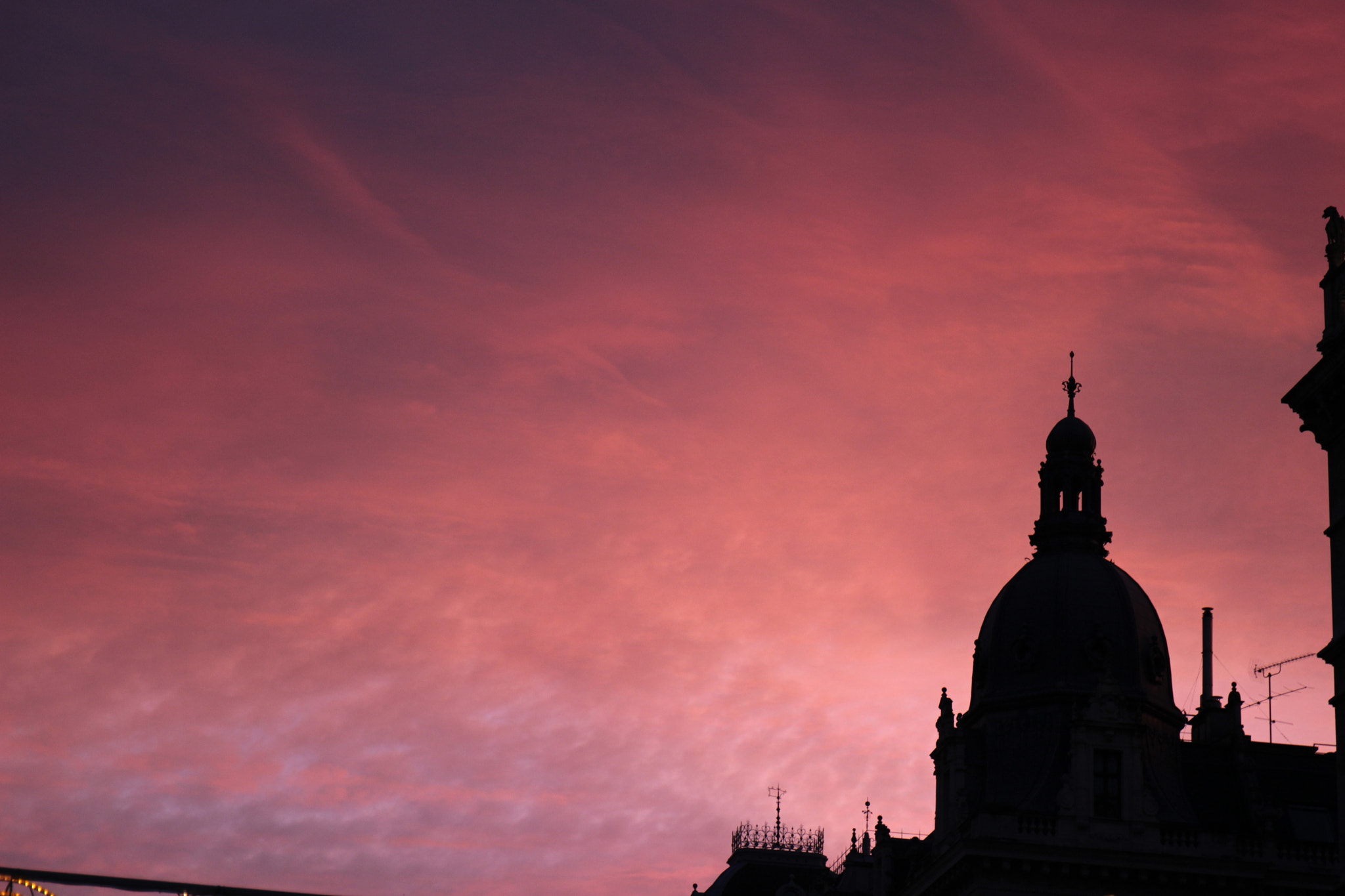 Canon EF 24-70mm F4L IS USM sample photo. Pink sky photography
