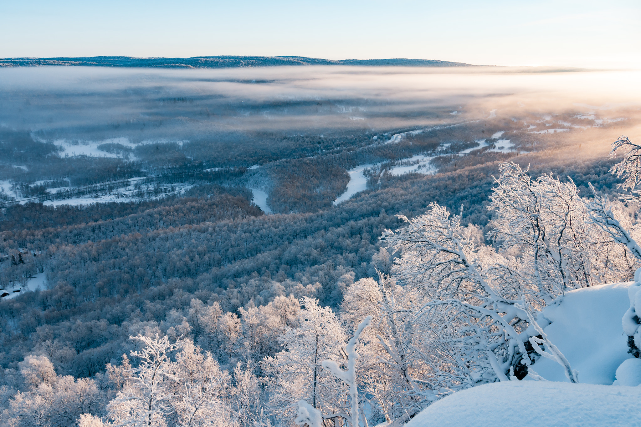 Sony Alpha DSLR-A700 + 17-50mm F2.8 sample photo. Winter valley photography